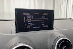 Valkoinen Audi A3 2014 kuva 21.