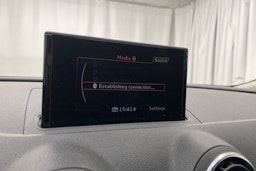 Valkoinen Audi A3 2014 kuva 23.