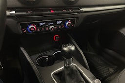 Valkoinen Audi A3 2014 kuva 24.