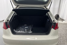 Valkoinen Audi A3 2014 kuva 28.