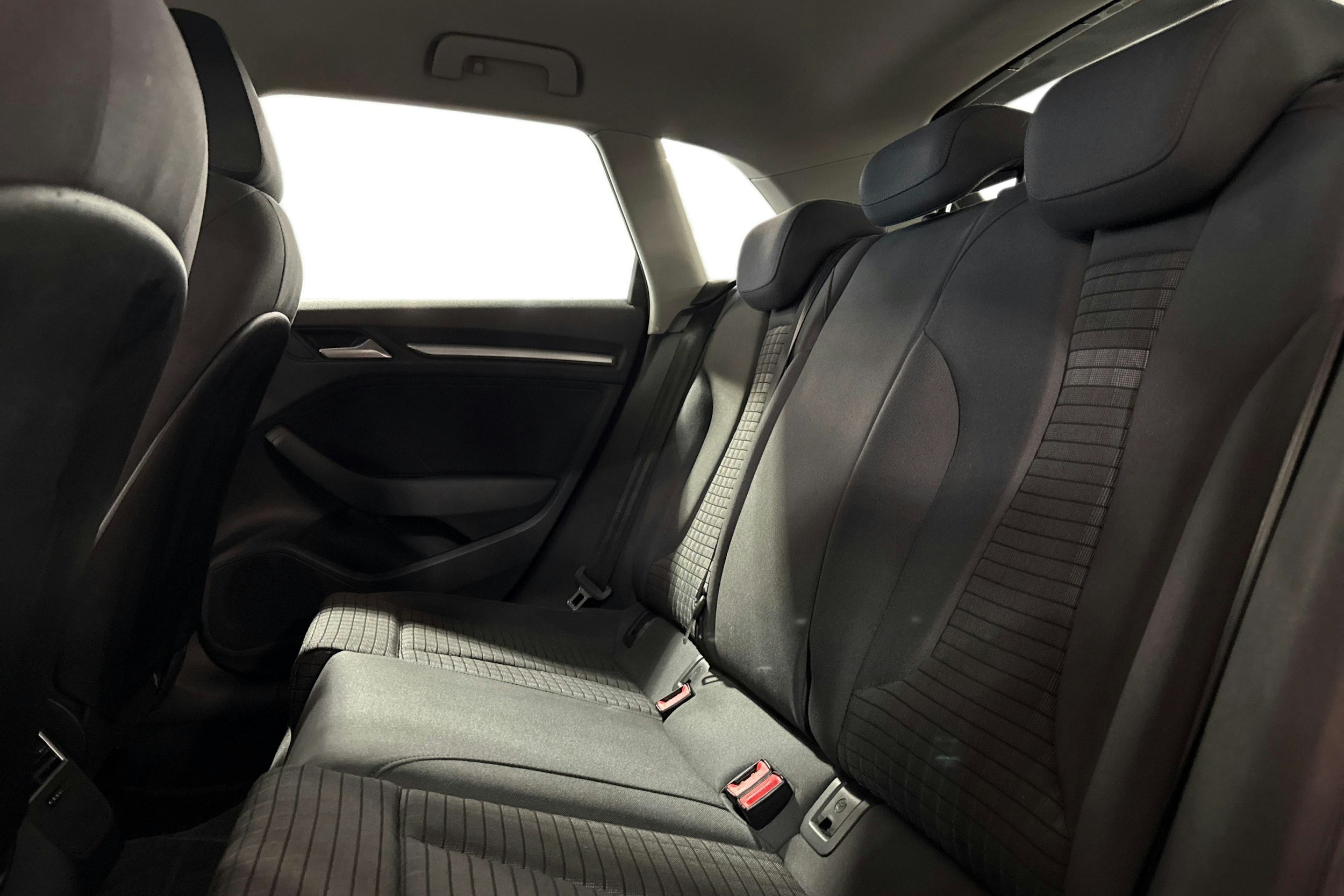 Punainen Audi A3 2014 kuva 10.