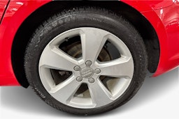 Punainen Audi A3 2014 kuva 11.