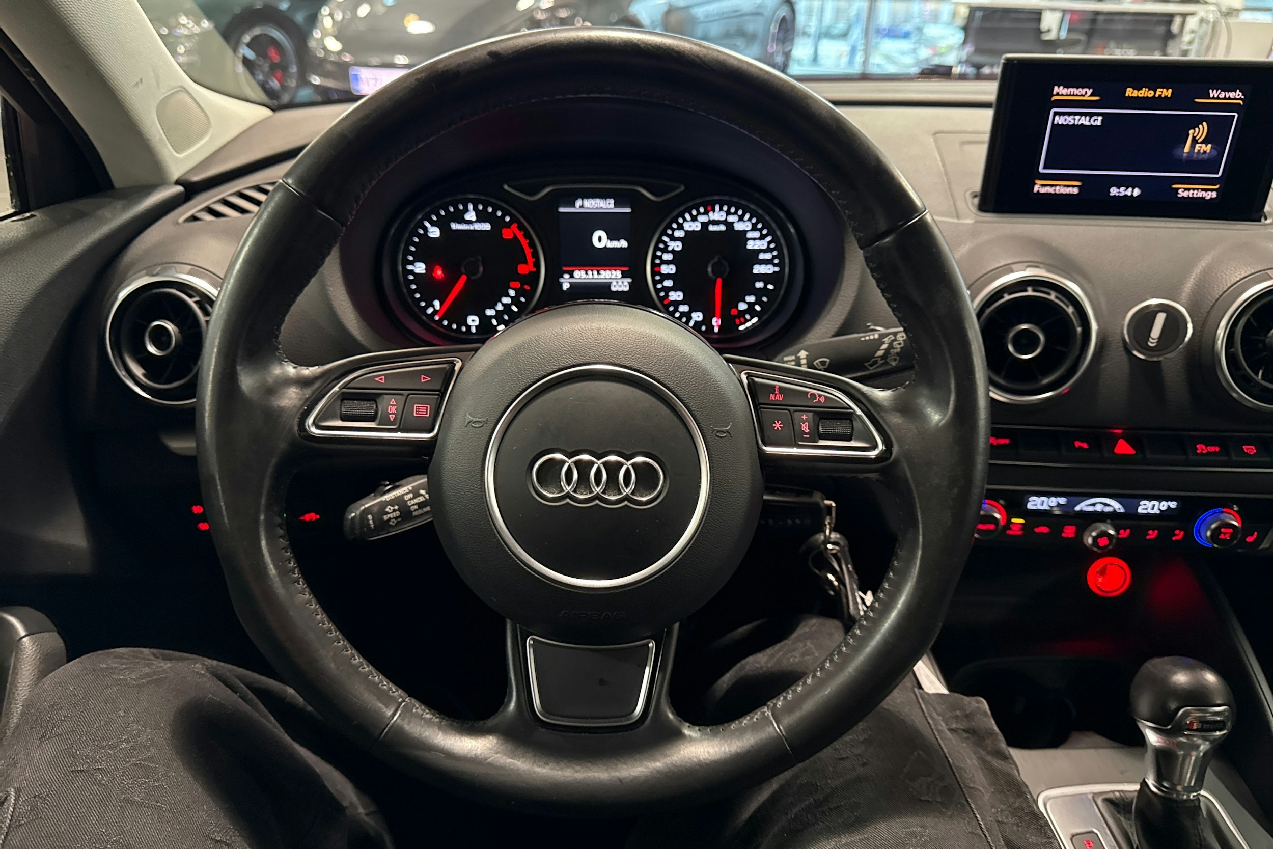 Punainen Audi A3 2014 kuva 15.