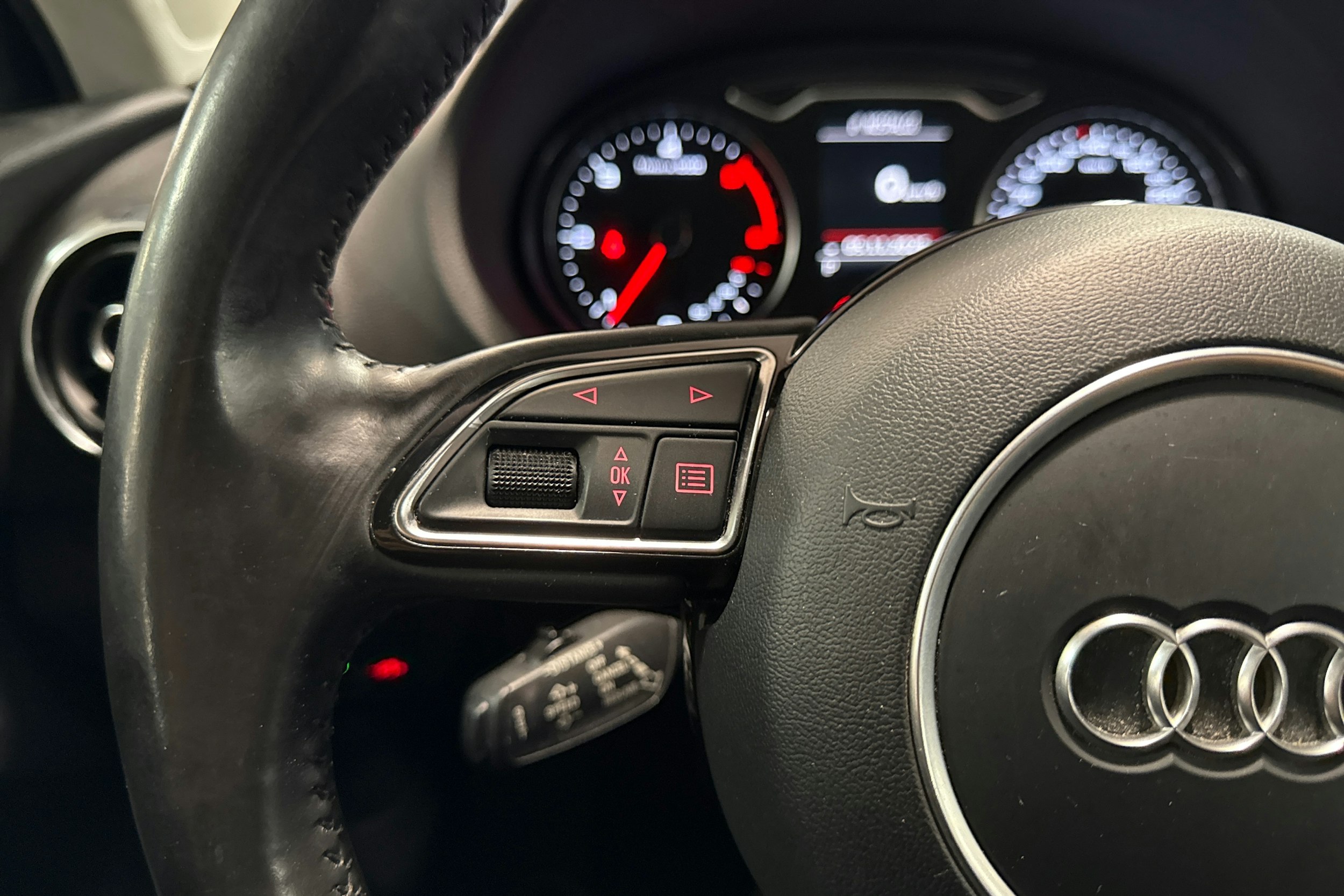 Punainen Audi A3 2014 kuva 16.