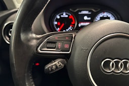 Punainen Audi A3 2014 kuva 16.