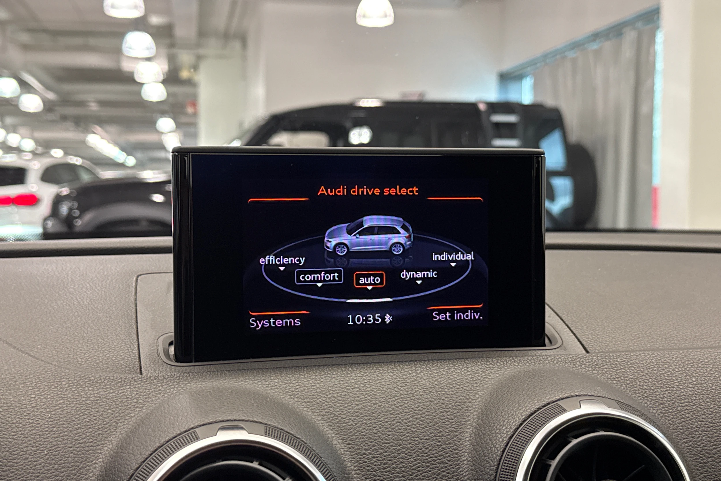 Punainen Audi A3 2014 kuva 27.
