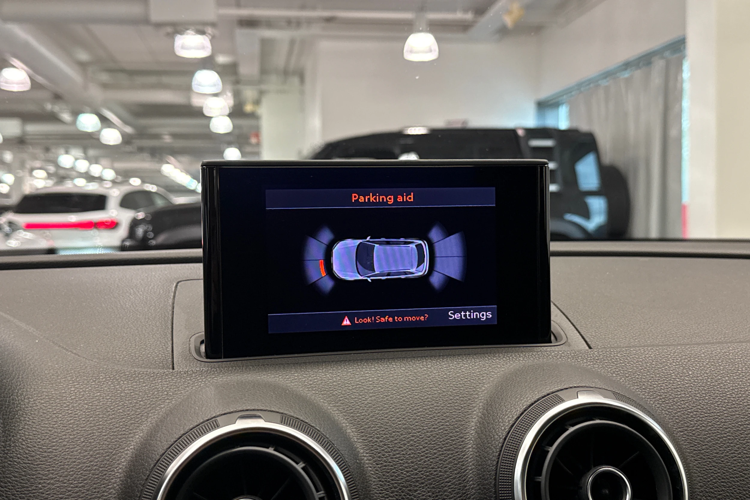 Punainen Audi A3 2014 kuva 31.