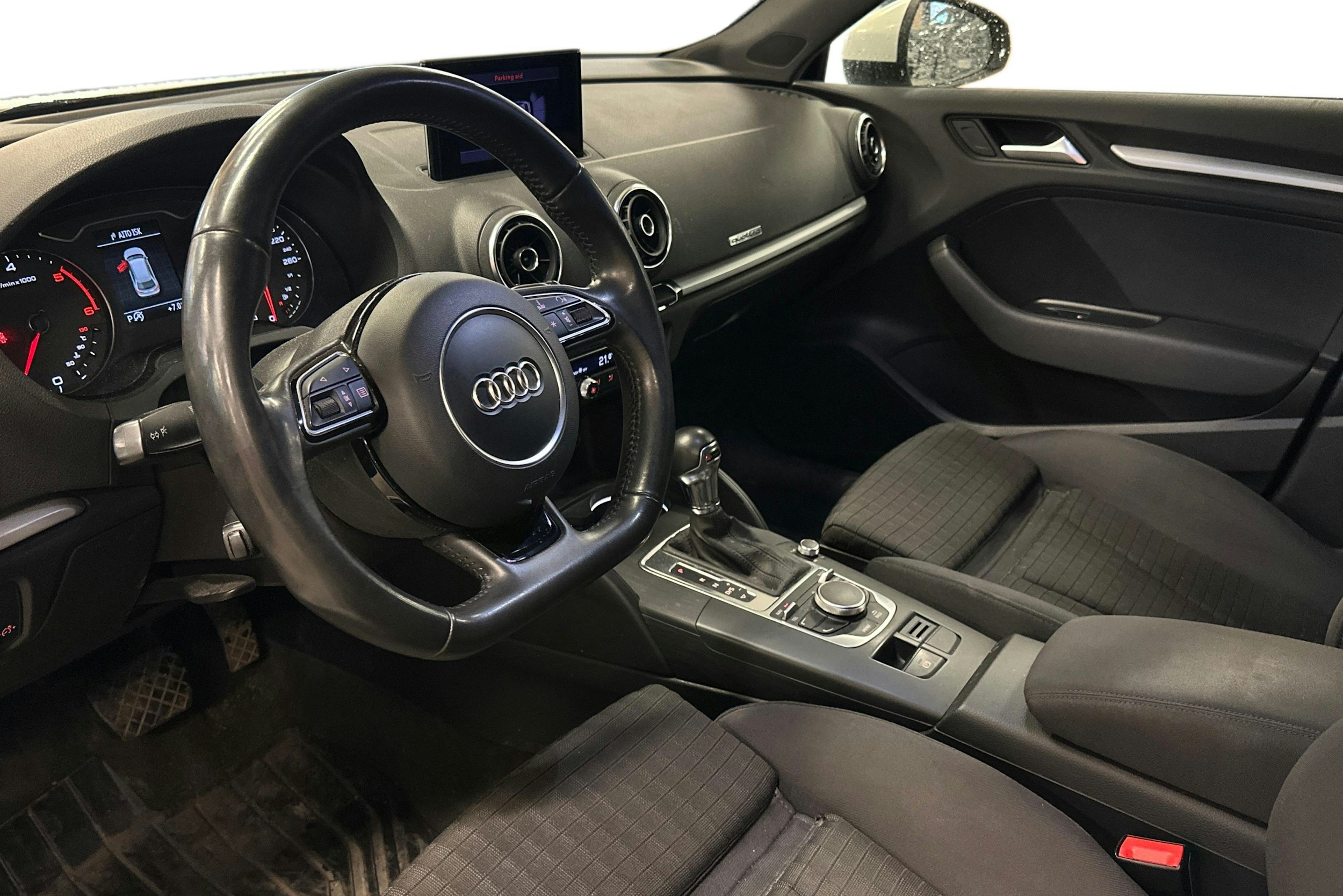 valkoinen Audi A3 2014 kuva 3.