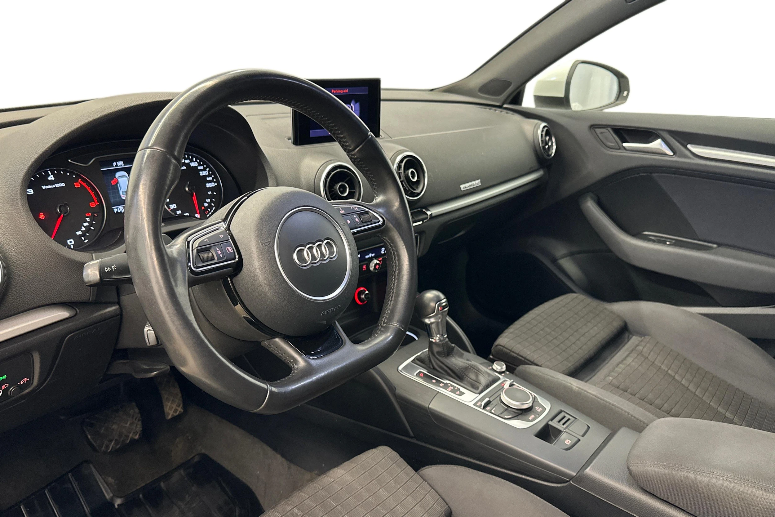 valkoinen Audi A3 2014 kuva 6.