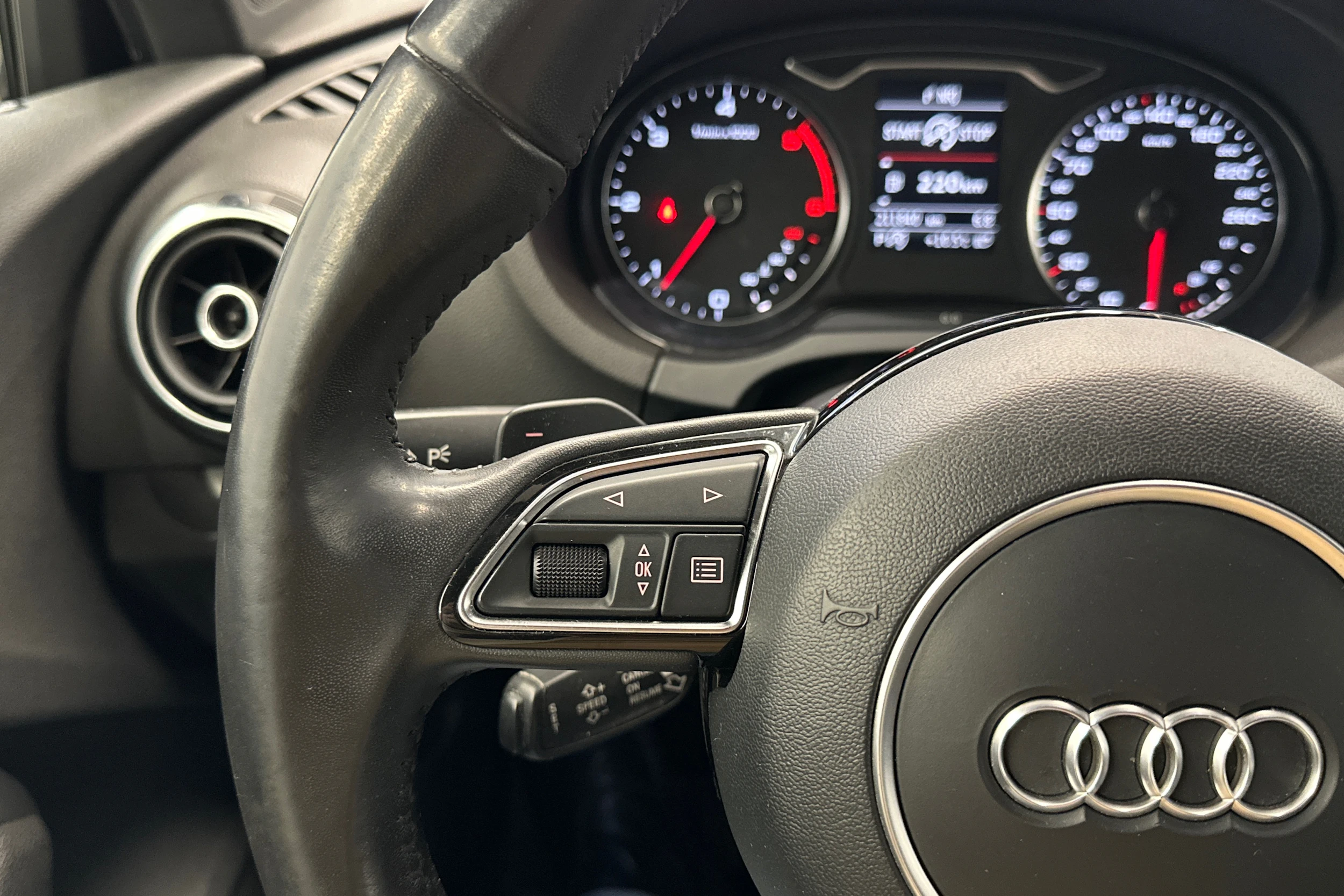 valkoinen Audi A3 2014 kuva 15.
