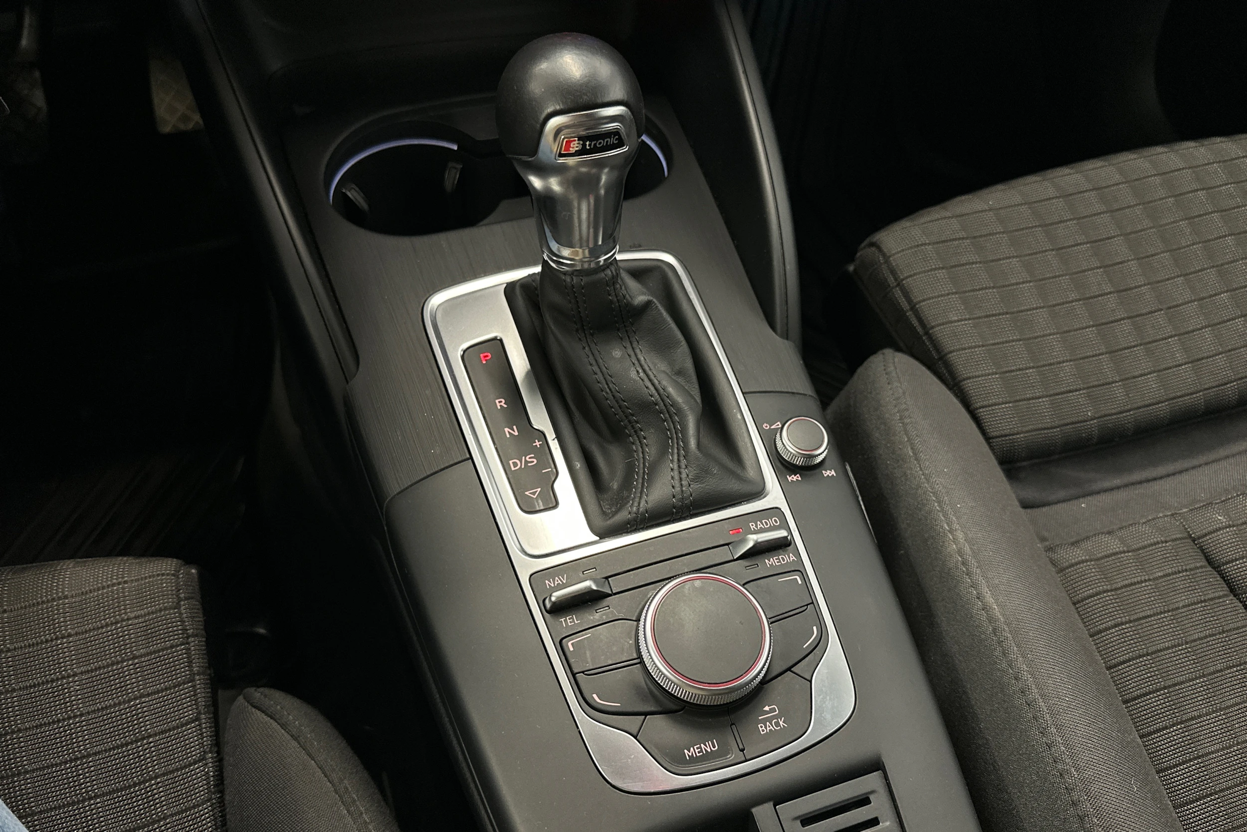 valkoinen Audi A3 2014 kuva 22.