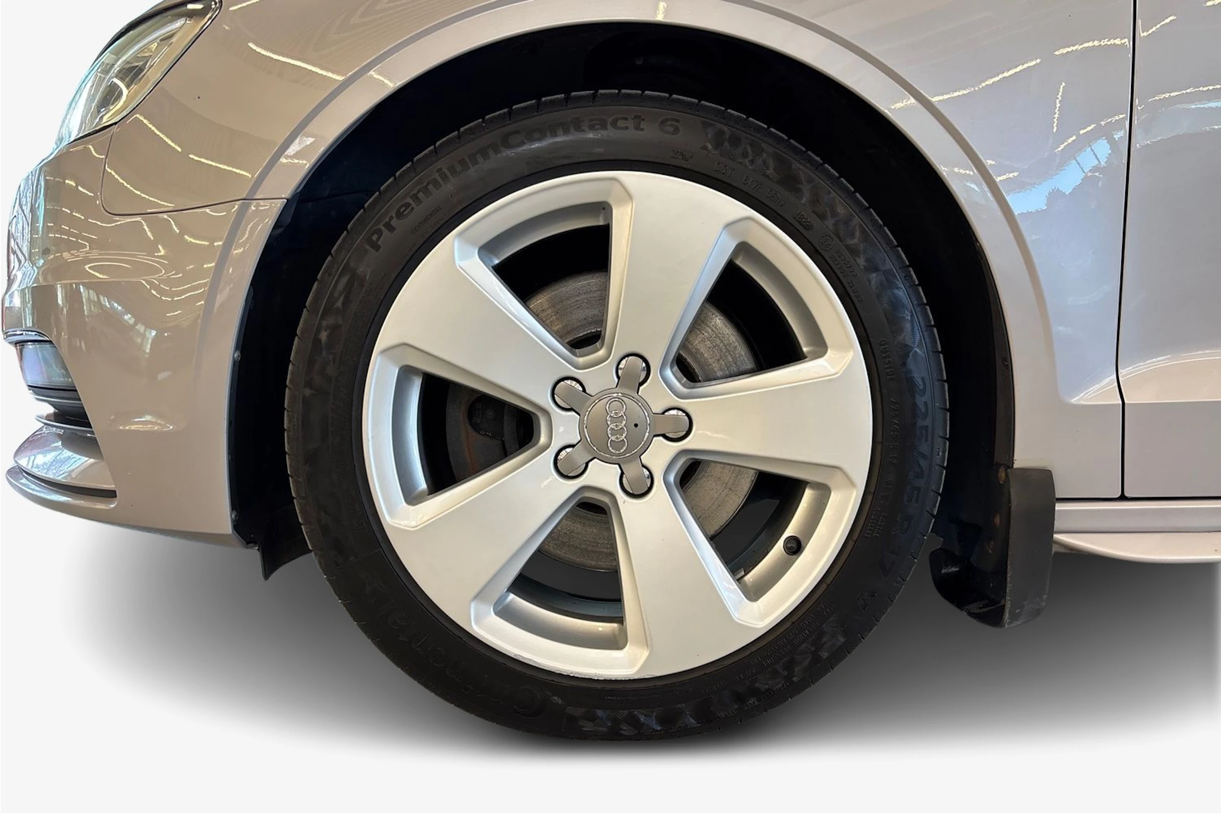 harmaa Audi A3 2014 kuva 9.