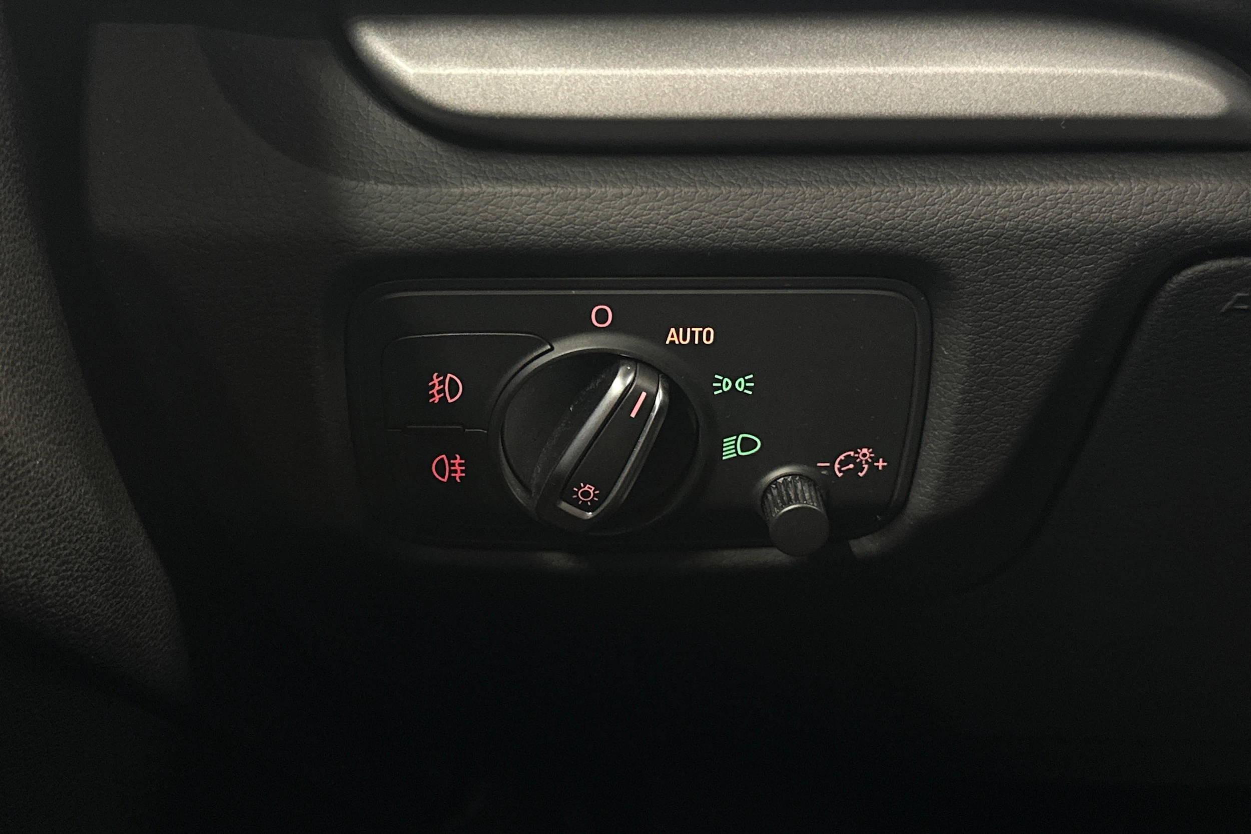 ruskea (beige) Audi A3 2014 kuva 14.