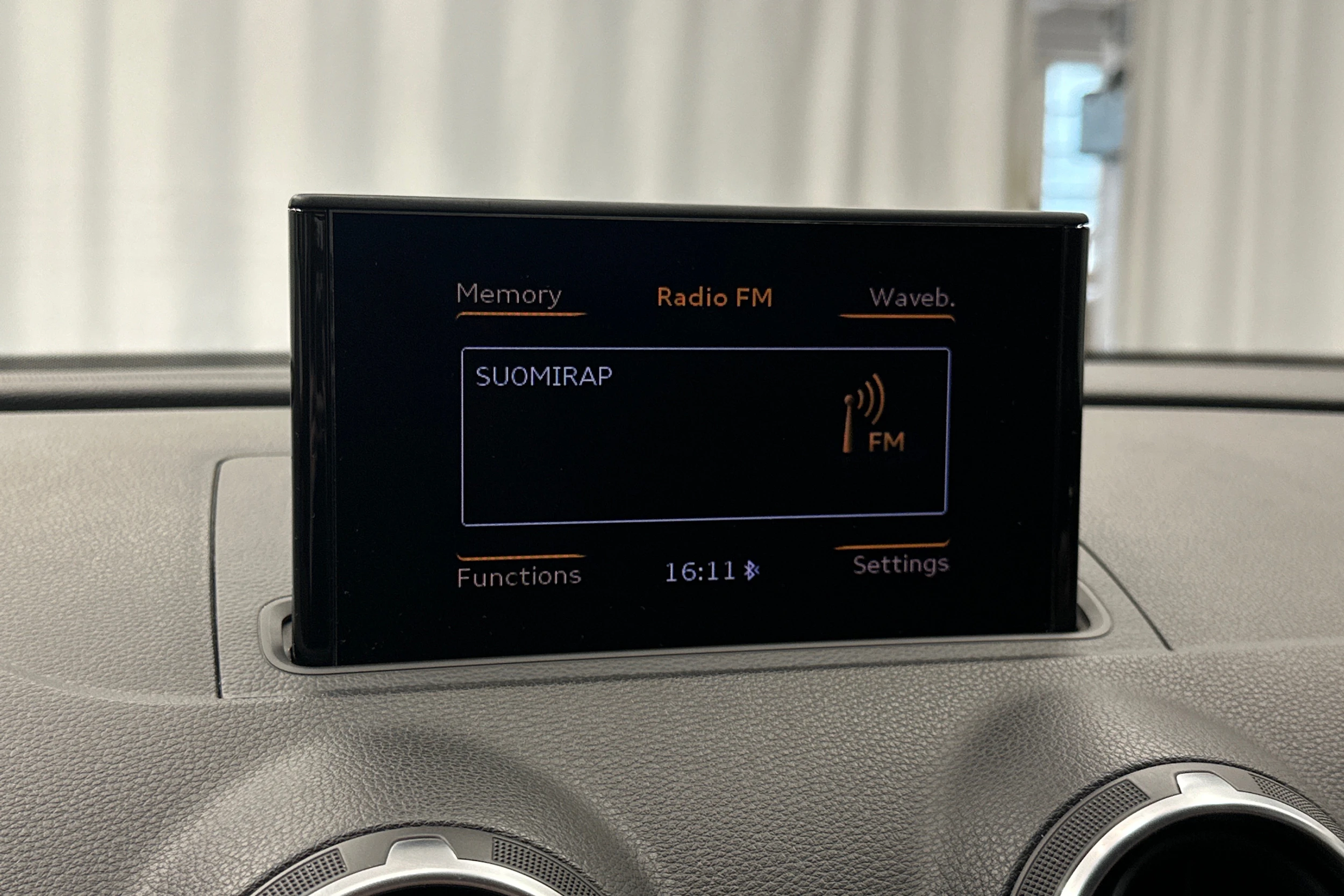 ruskea (beige) Audi A3 2014 kuva 20.