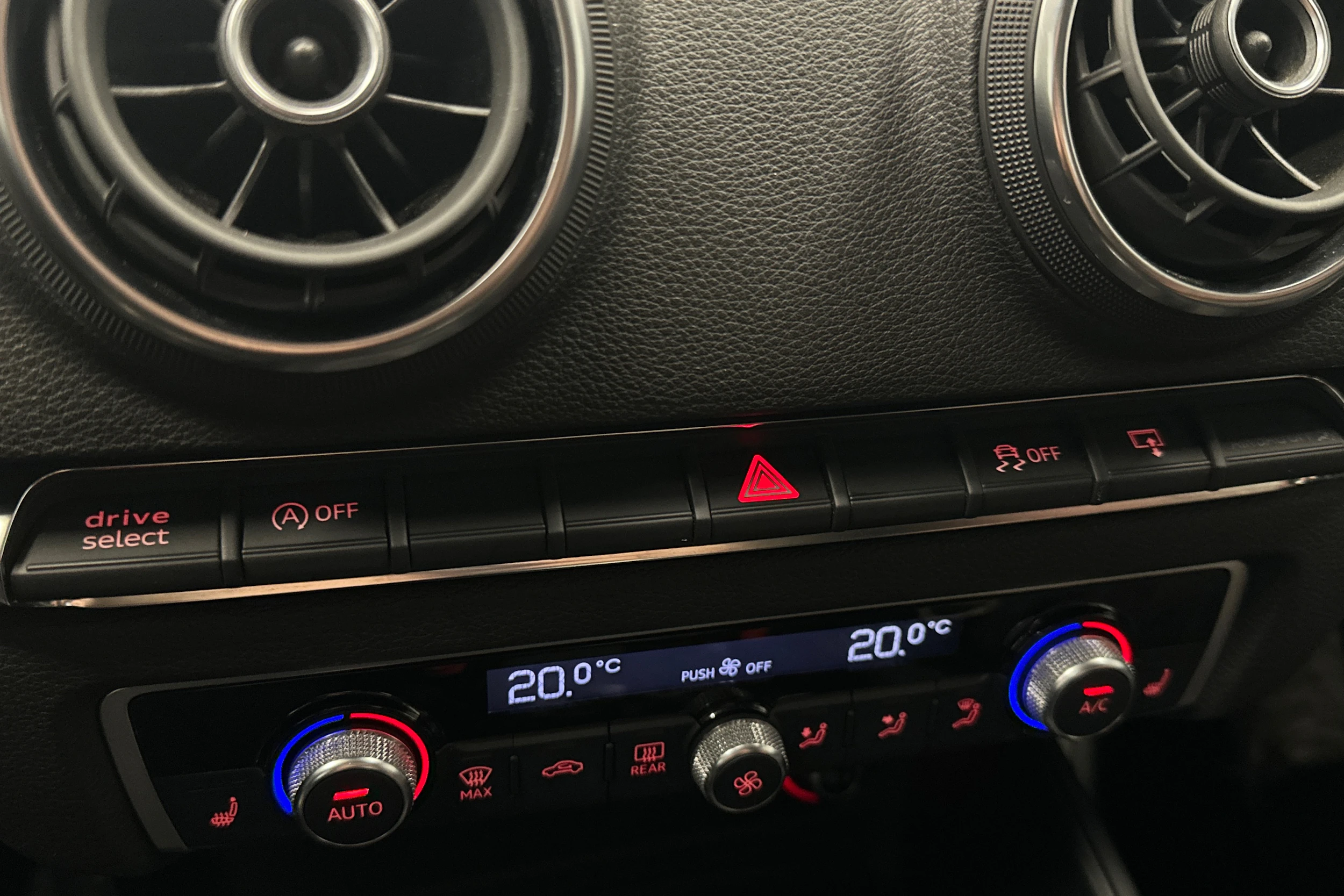 ruskea (beige) Audi A3 2014 kuva 22.