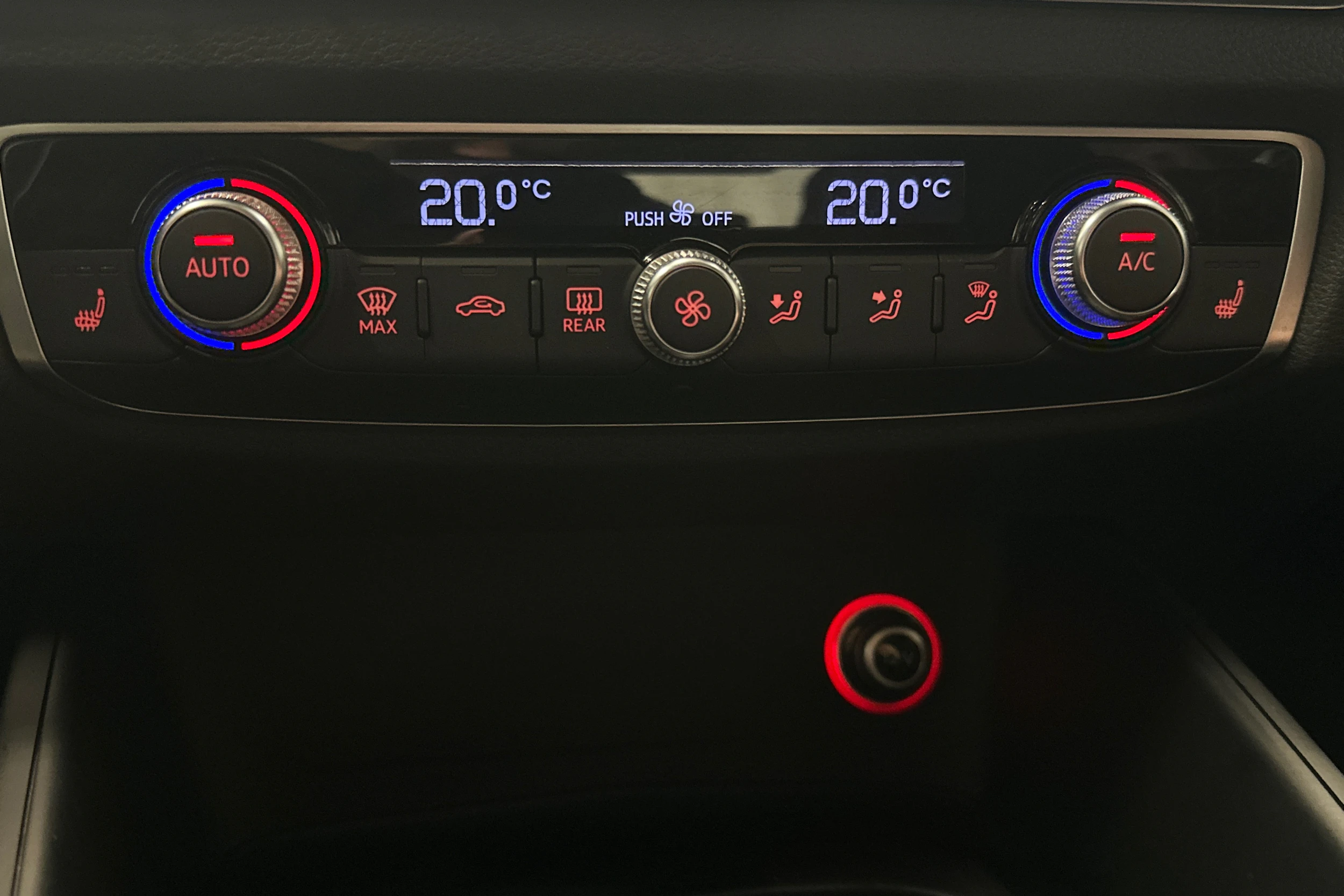 ruskea (beige) Audi A3 2014 kuva 23.