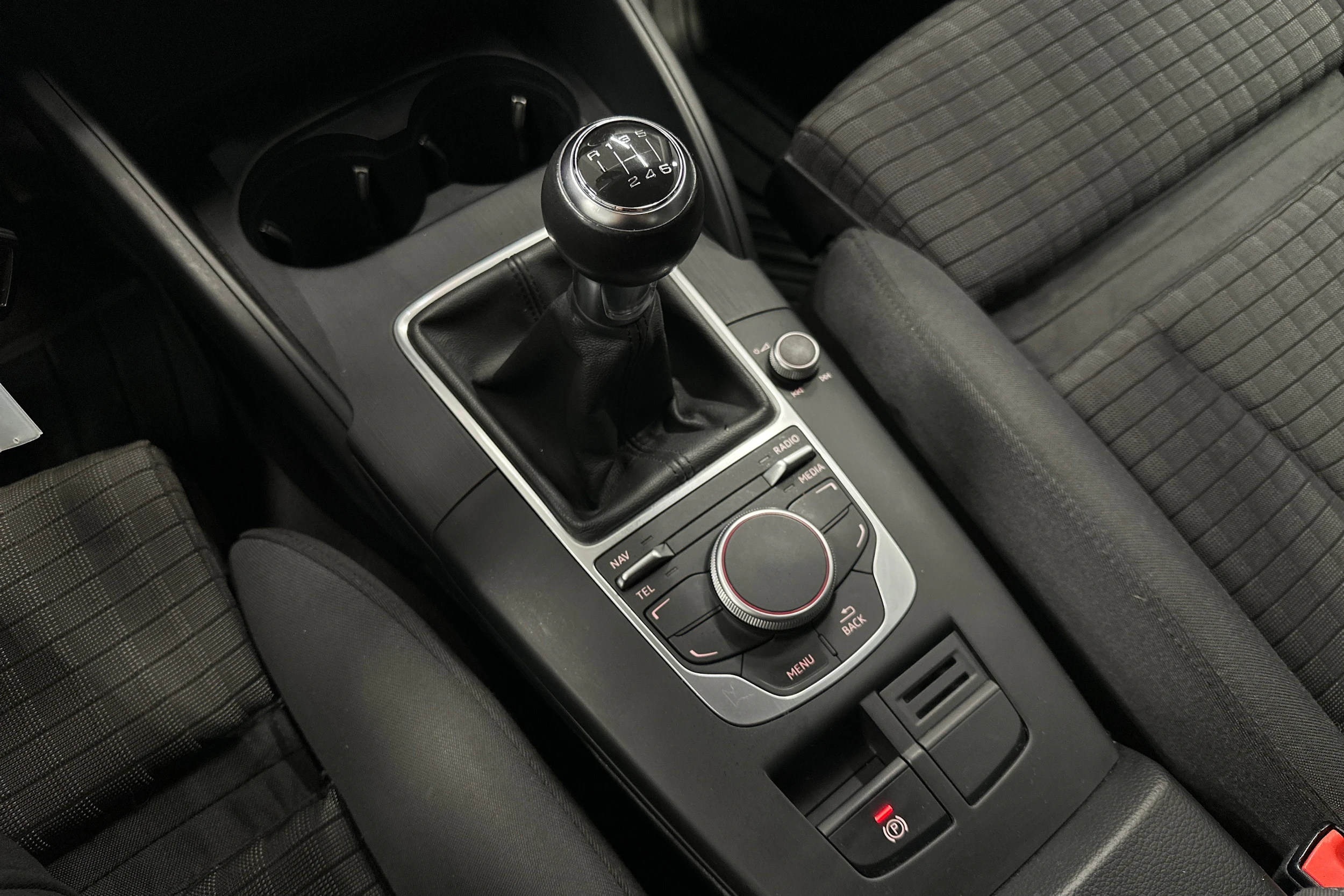 ruskea (beige) Audi A3 2014 kuva 24.