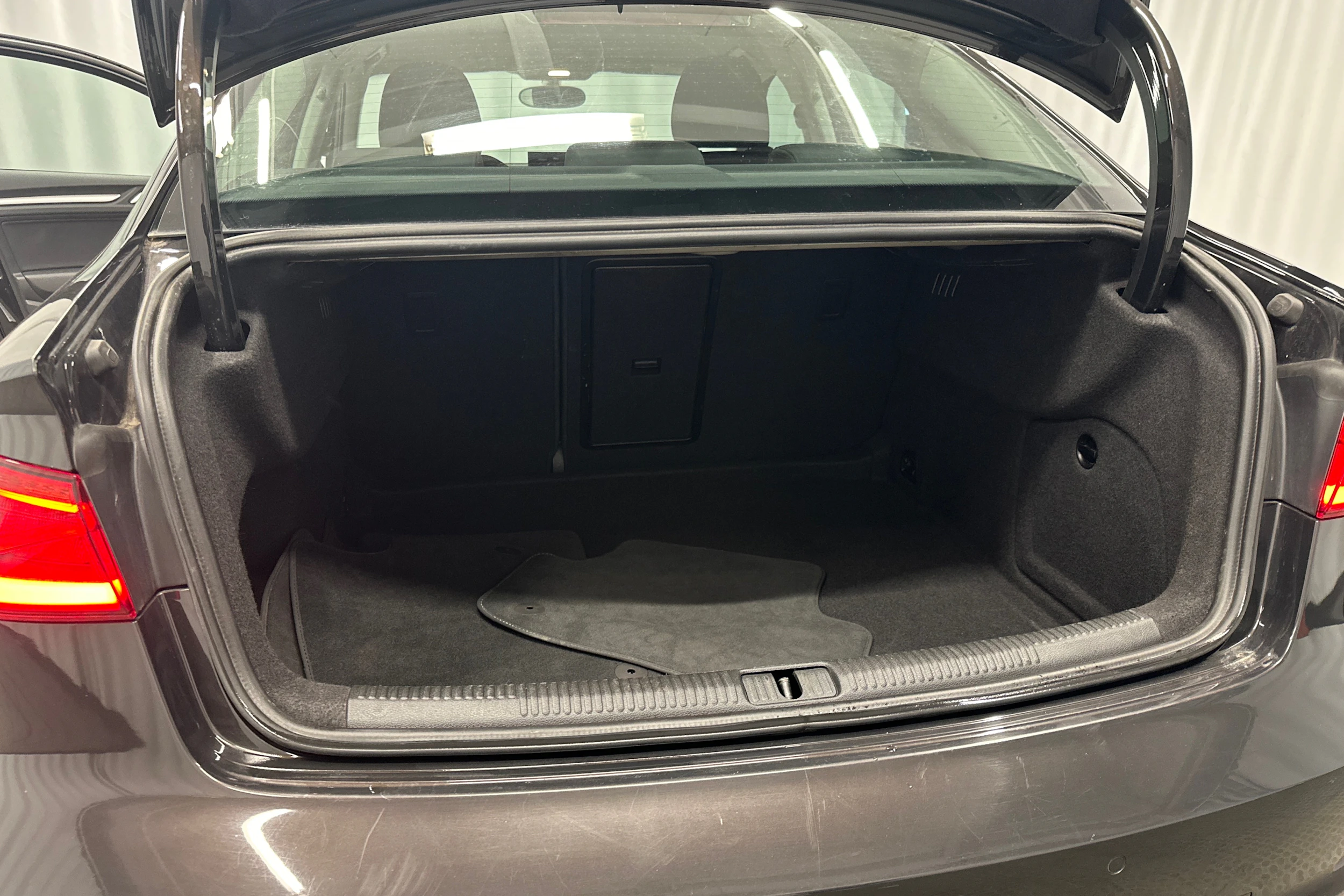 ruskea (beige) Audi A3 2014 kuva 25.