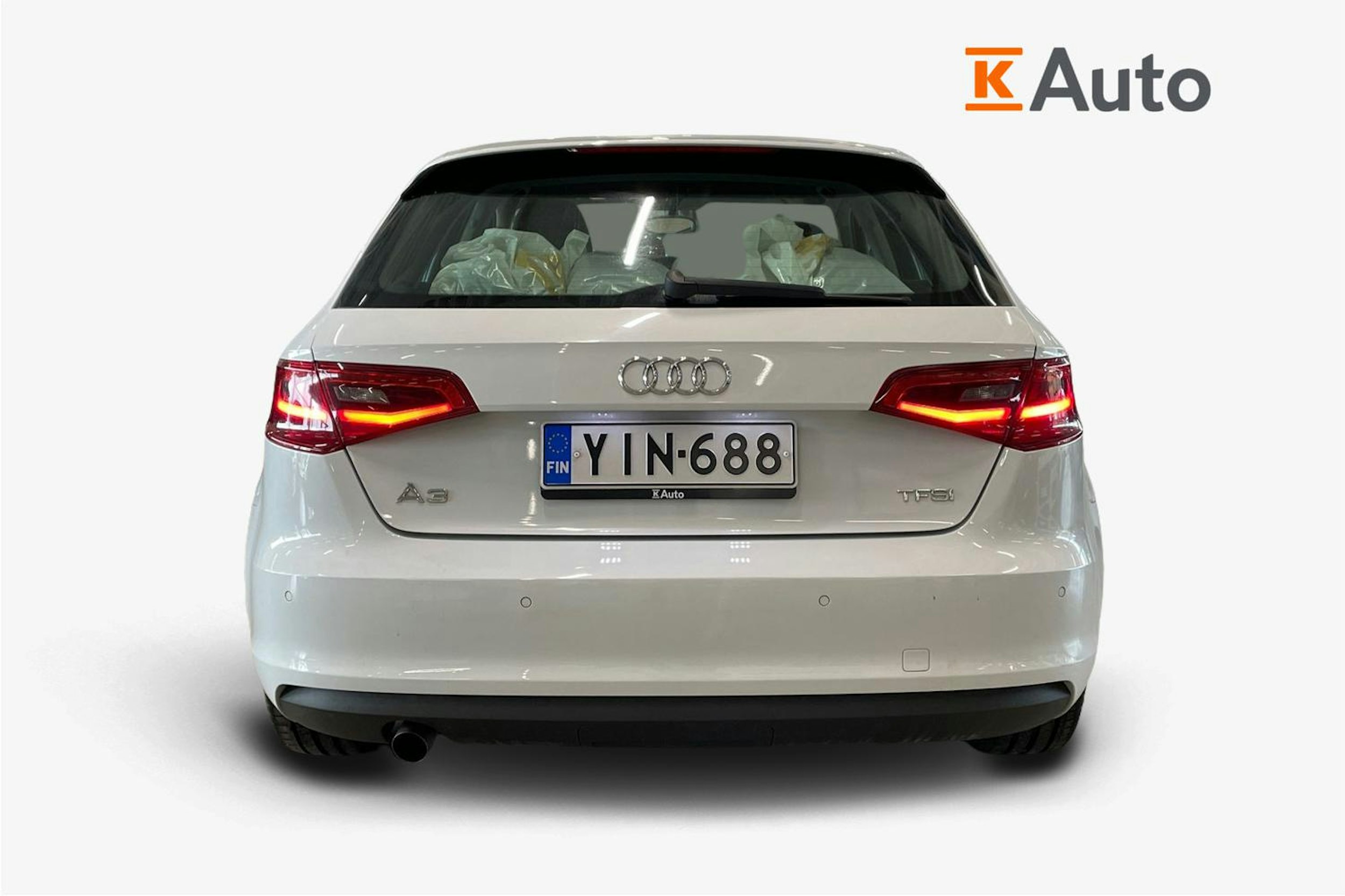 valkoinen Audi A3 2014 kuva 3.