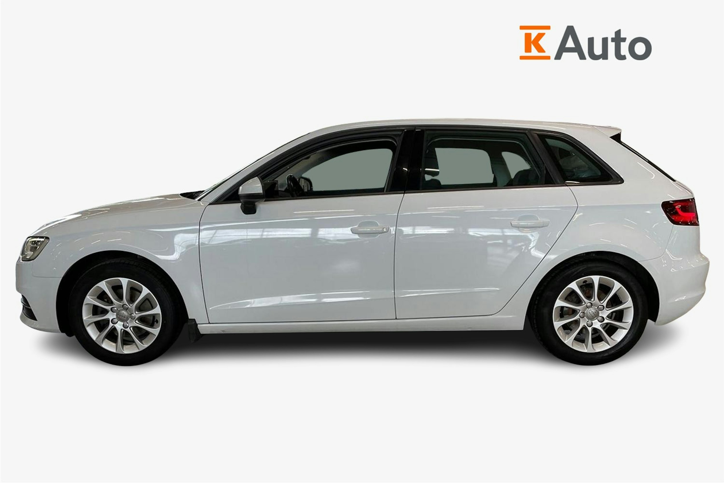 valkoinen Audi A3 2014 kuva 6.