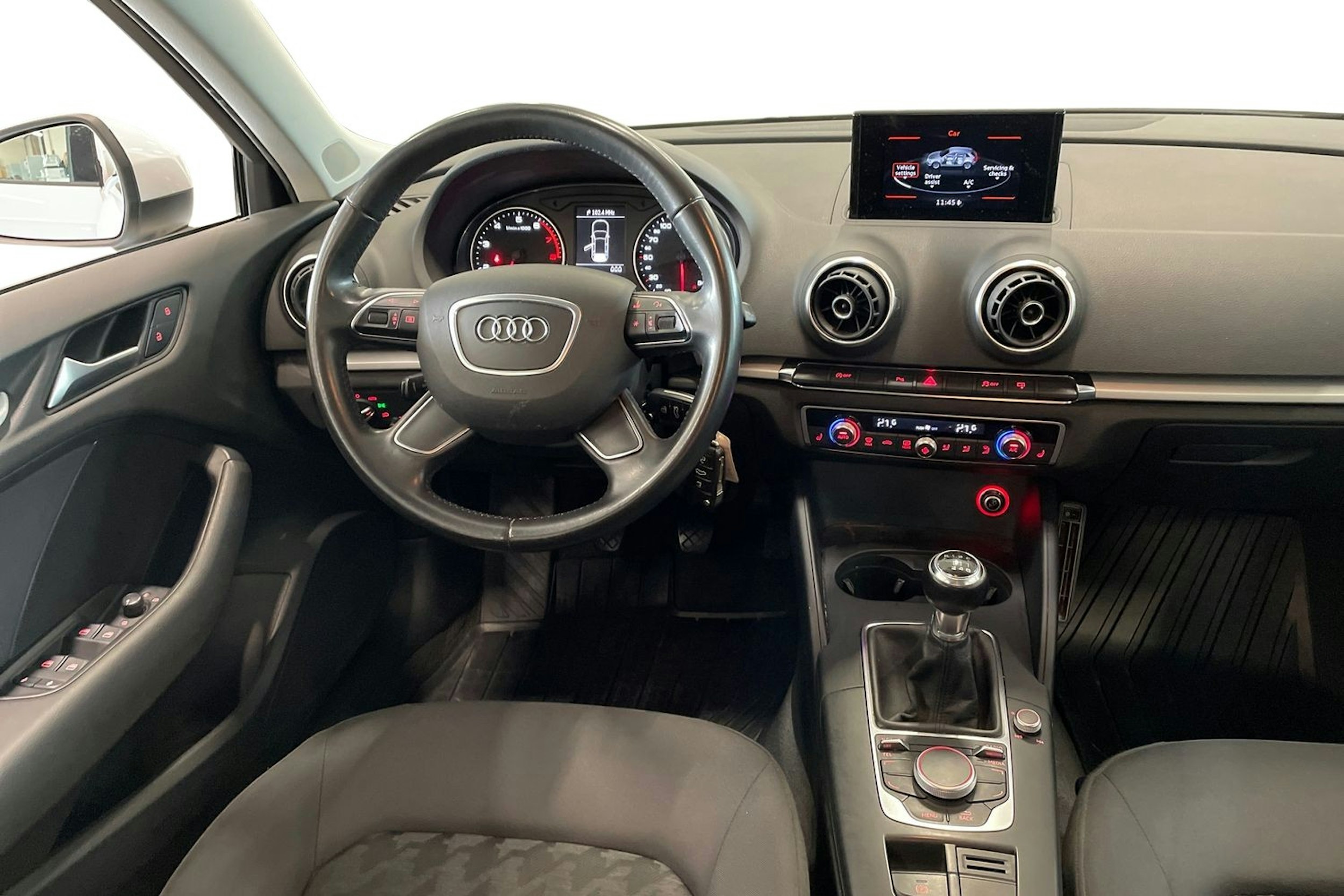 valkoinen Audi A3 2014 kuva 9.