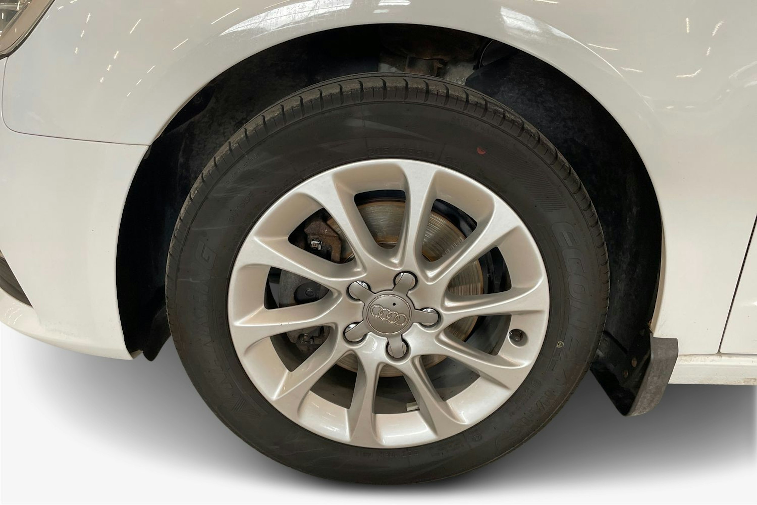 valkoinen Audi A3 2014 kuva 11.