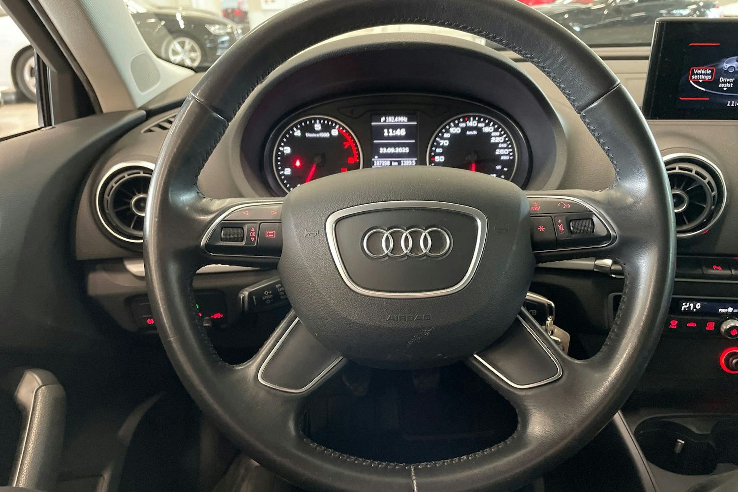valkoinen Audi A3 2014 kuva 15.