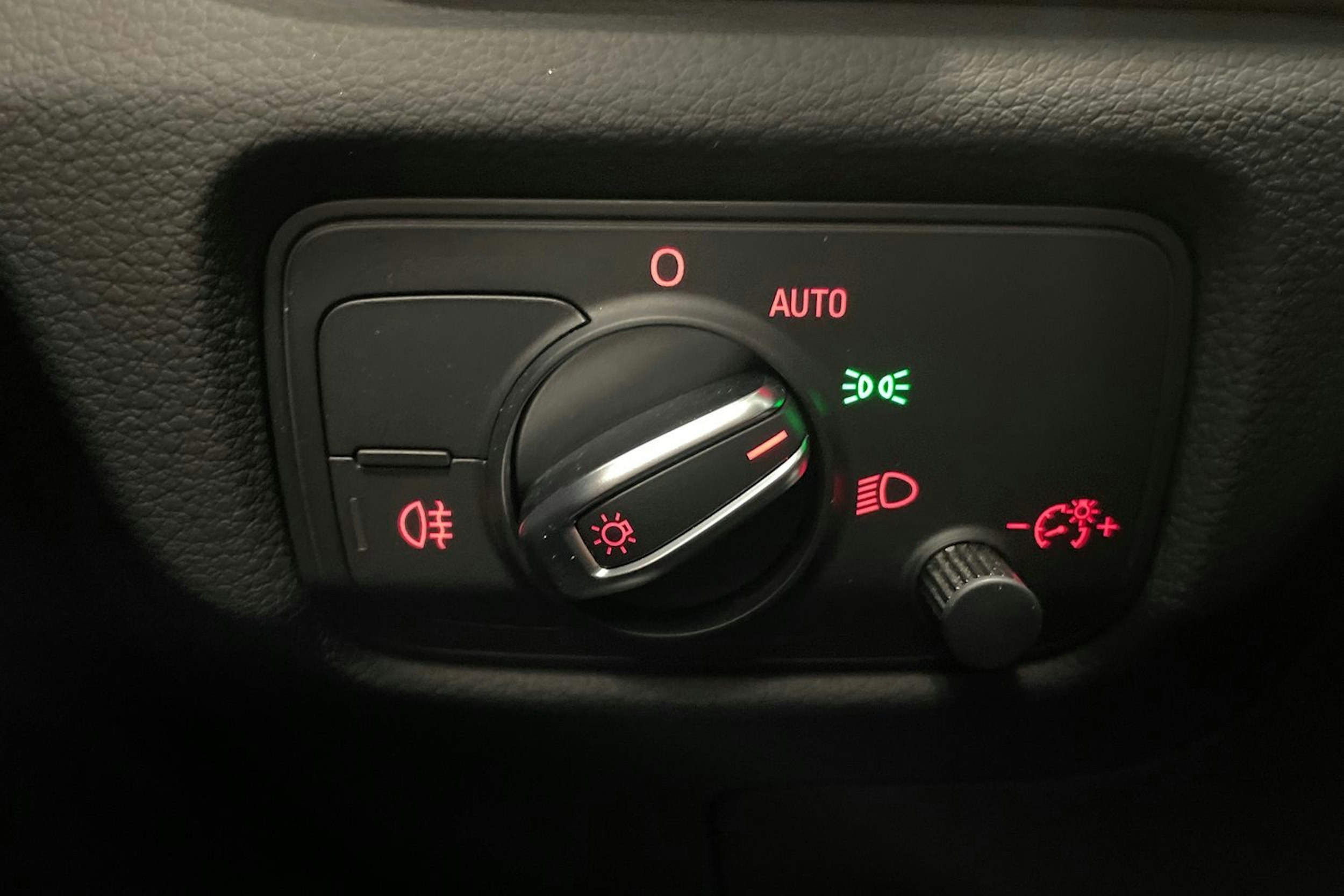 valkoinen Audi A3 2014 kuva 20.