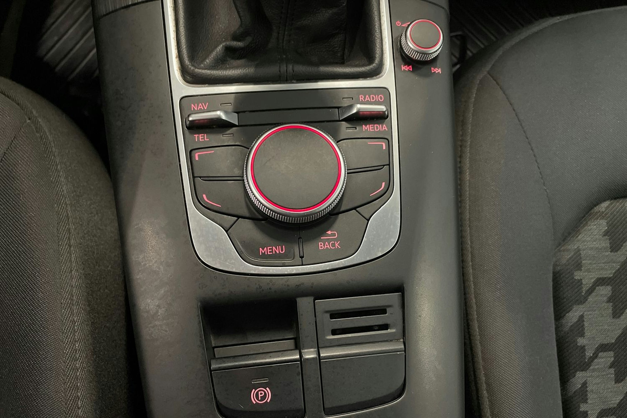 valkoinen Audi A3 2014 kuva 31.