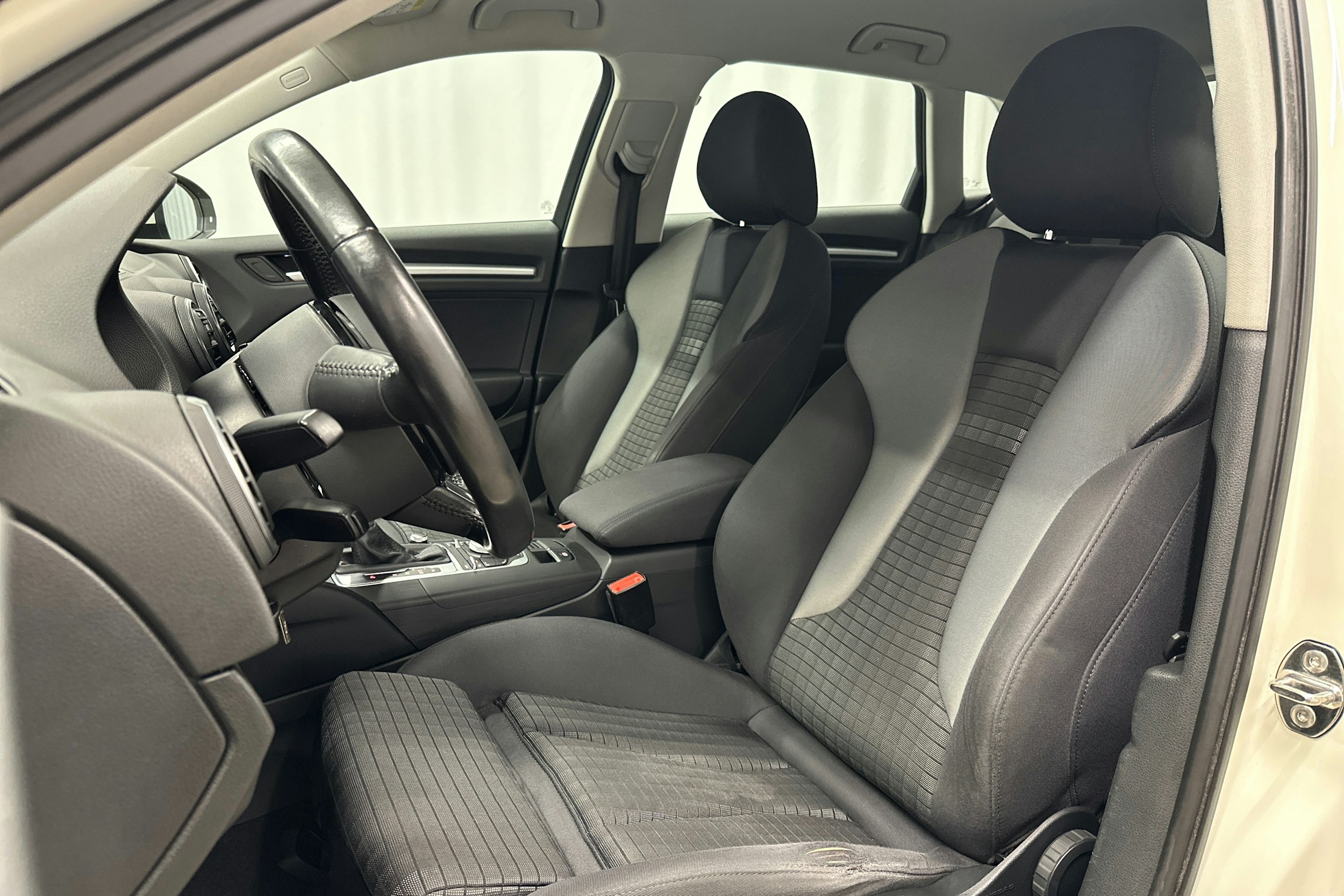 valkoinen Audi A3 2014 kuva 16.