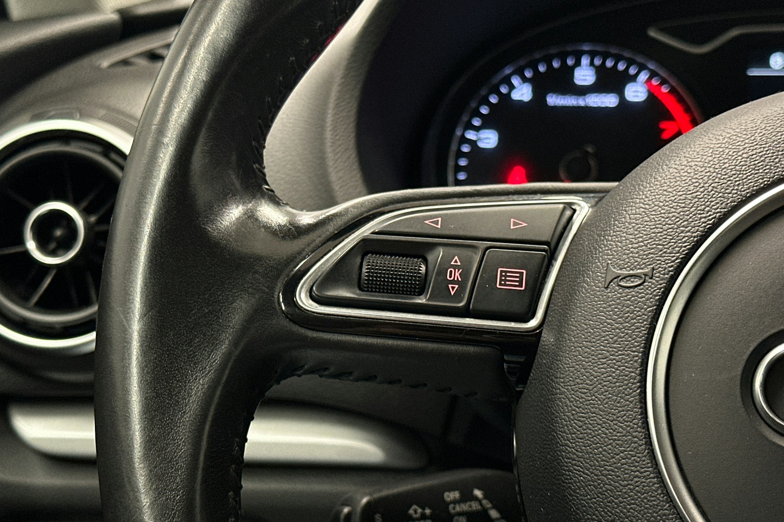 valkoinen Audi A3 2014 kuva 18.