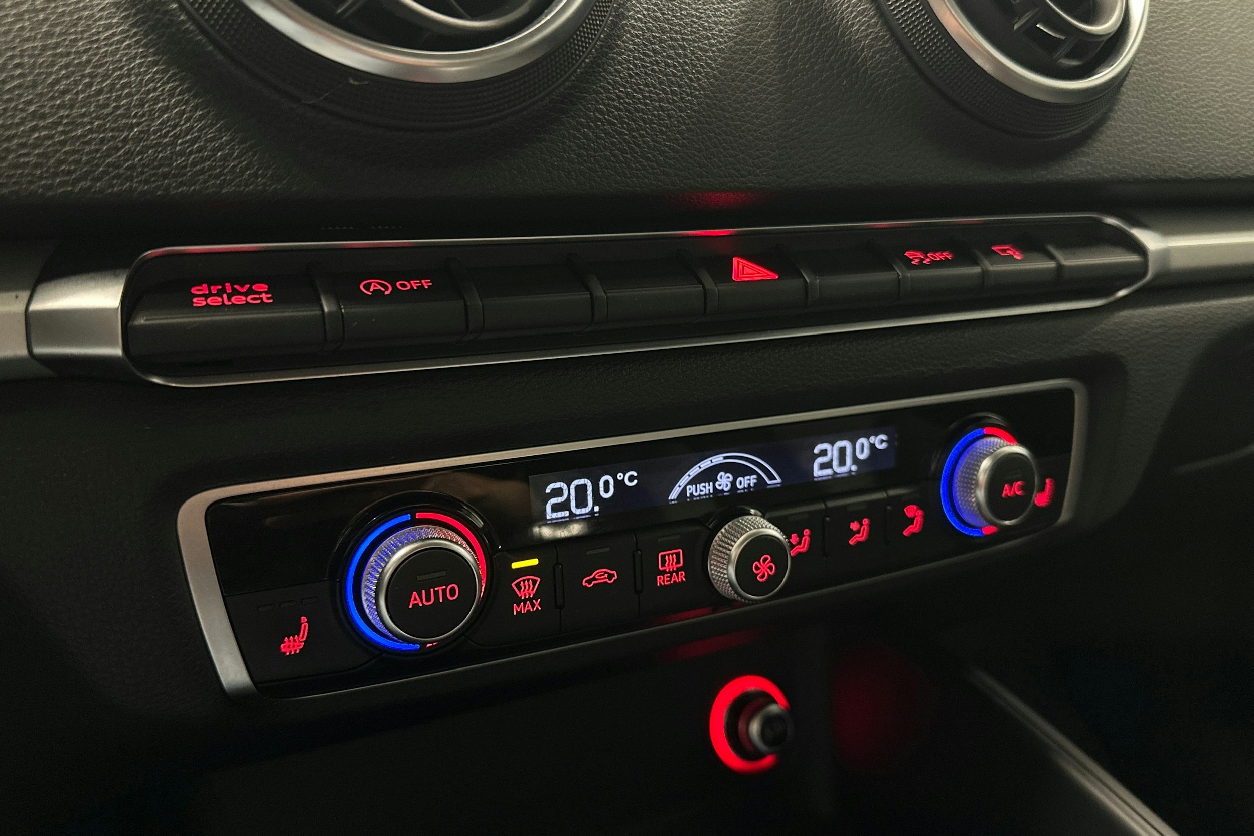 valkoinen Audi A3 2014 kuva 24.