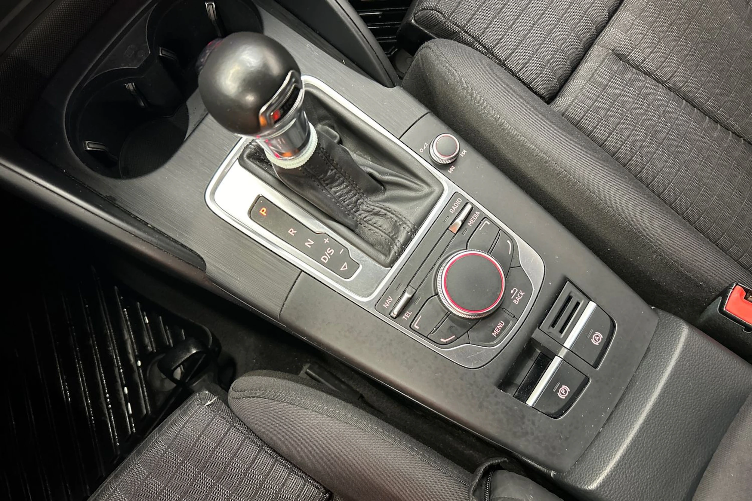 harmaa Audi A3 2014 kuva 23.