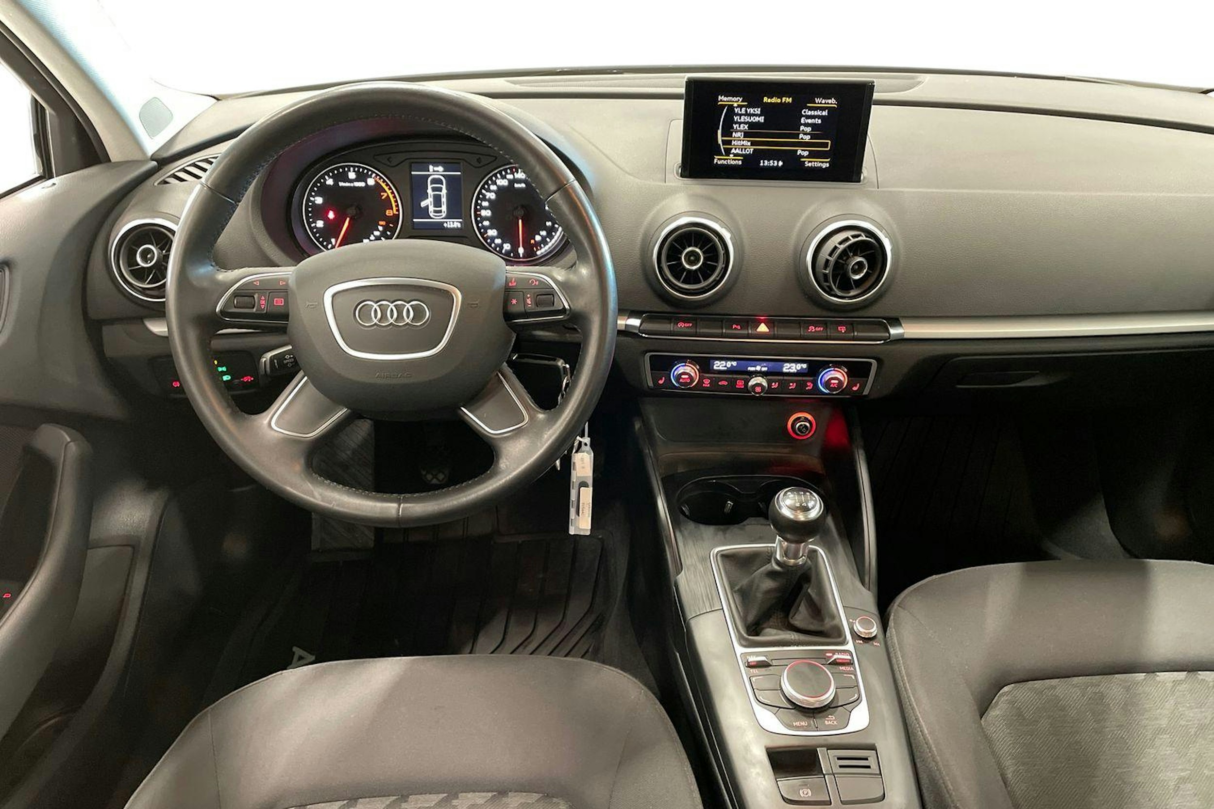 valkoinen Audi A3 2014 kuva 7.