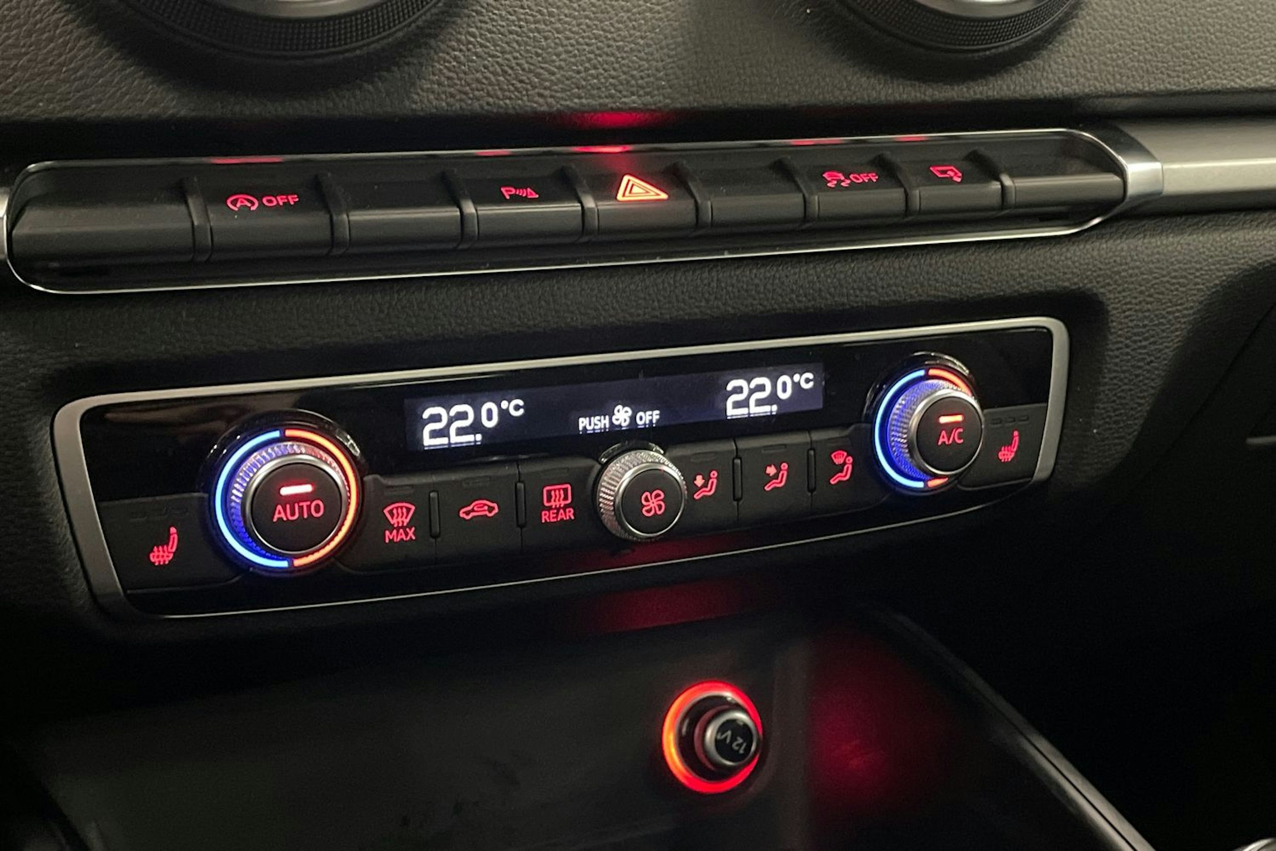 valkoinen Audi A3 2014 kuva 16.