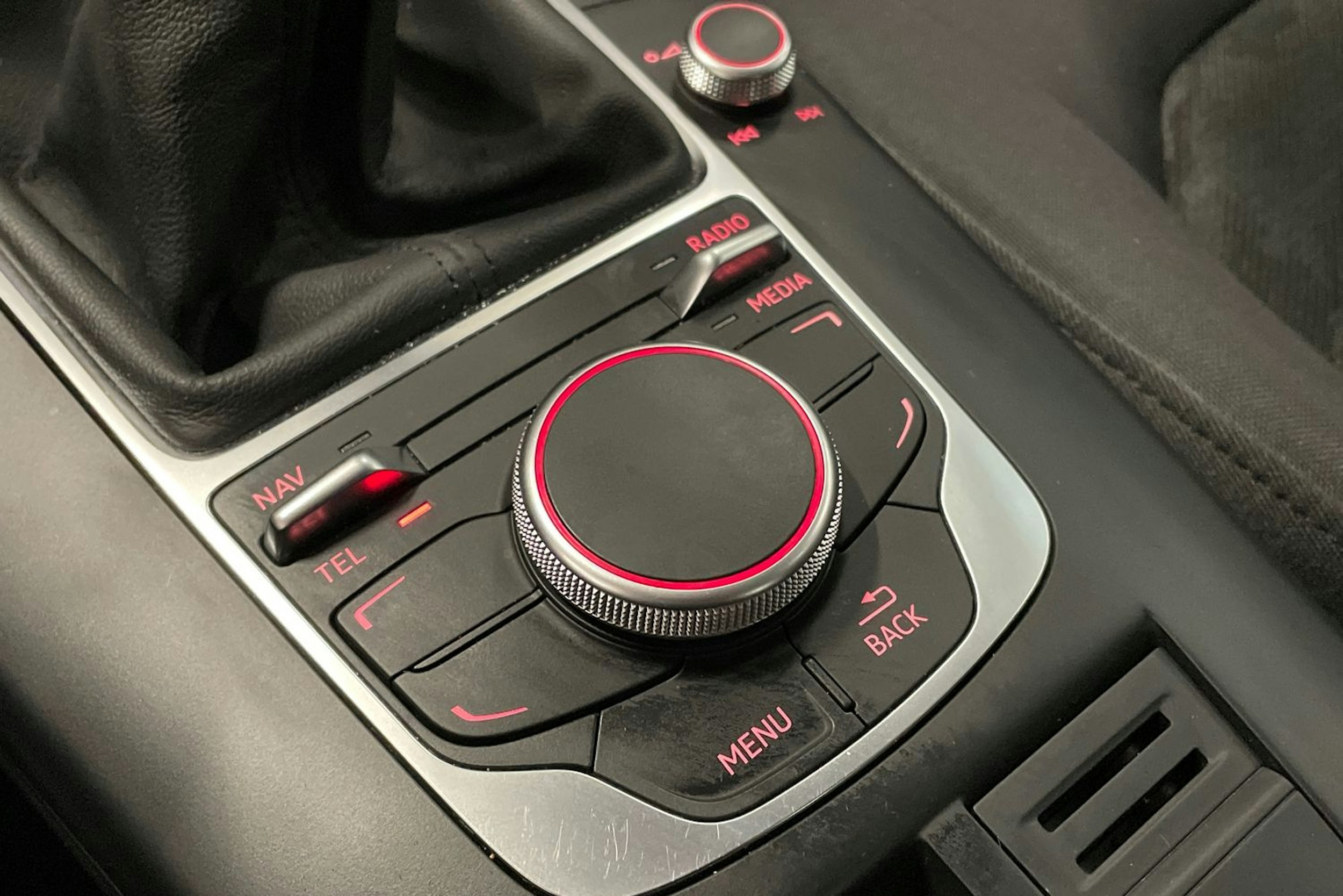 valkoinen Audi A3 2014 kuva 17.