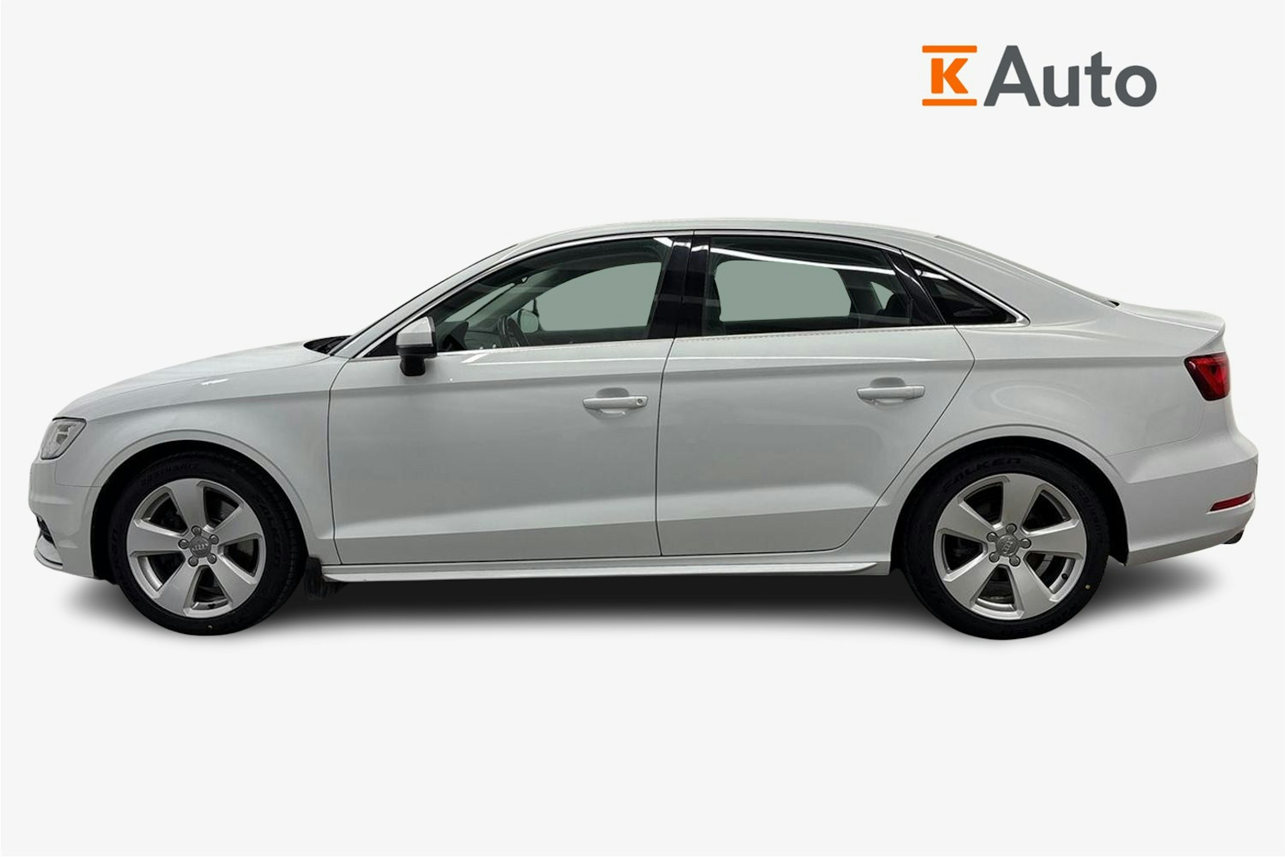 valkoinen Audi A3 2014 kuva 6.