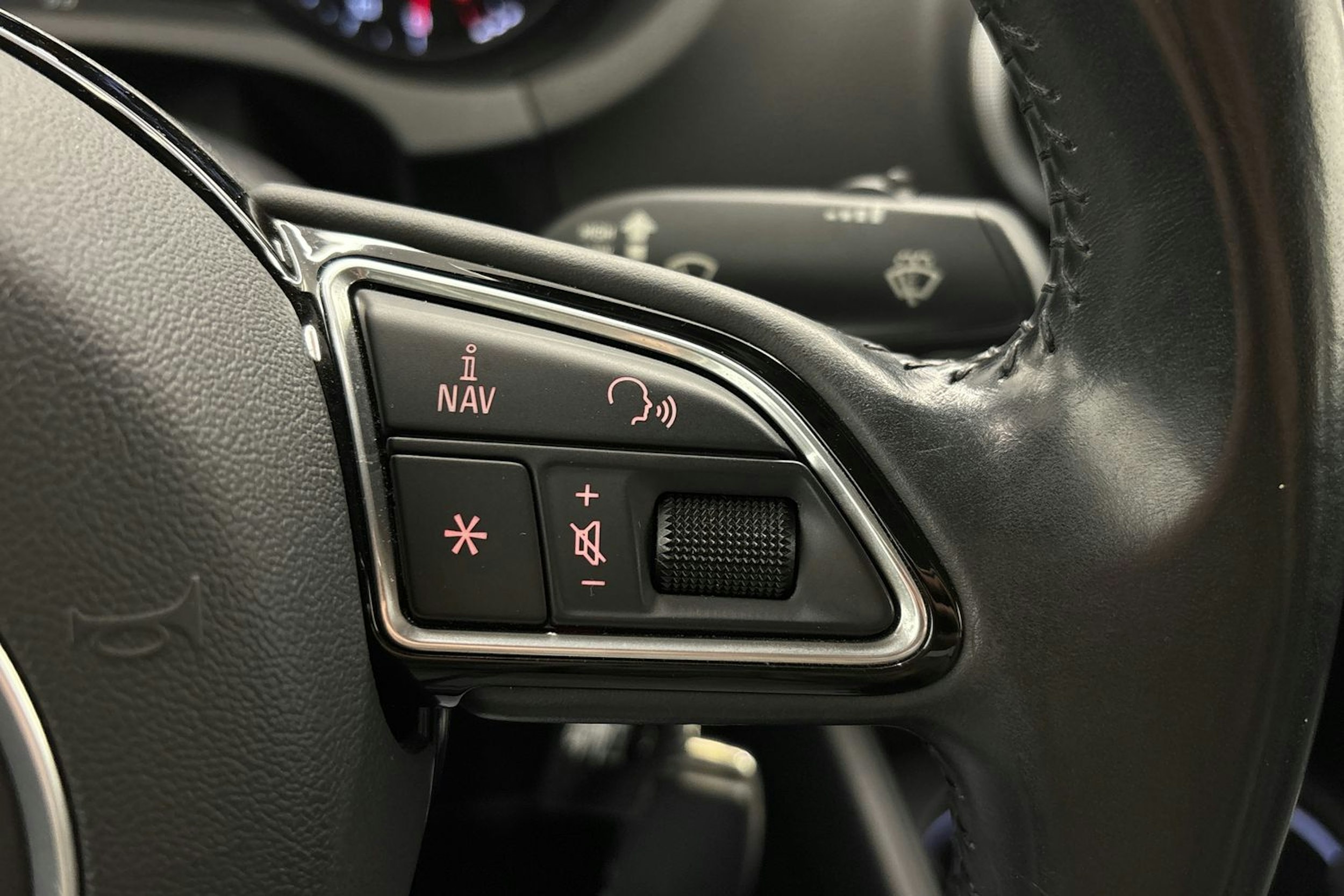 valkoinen Audi A3 2014 kuva 17.