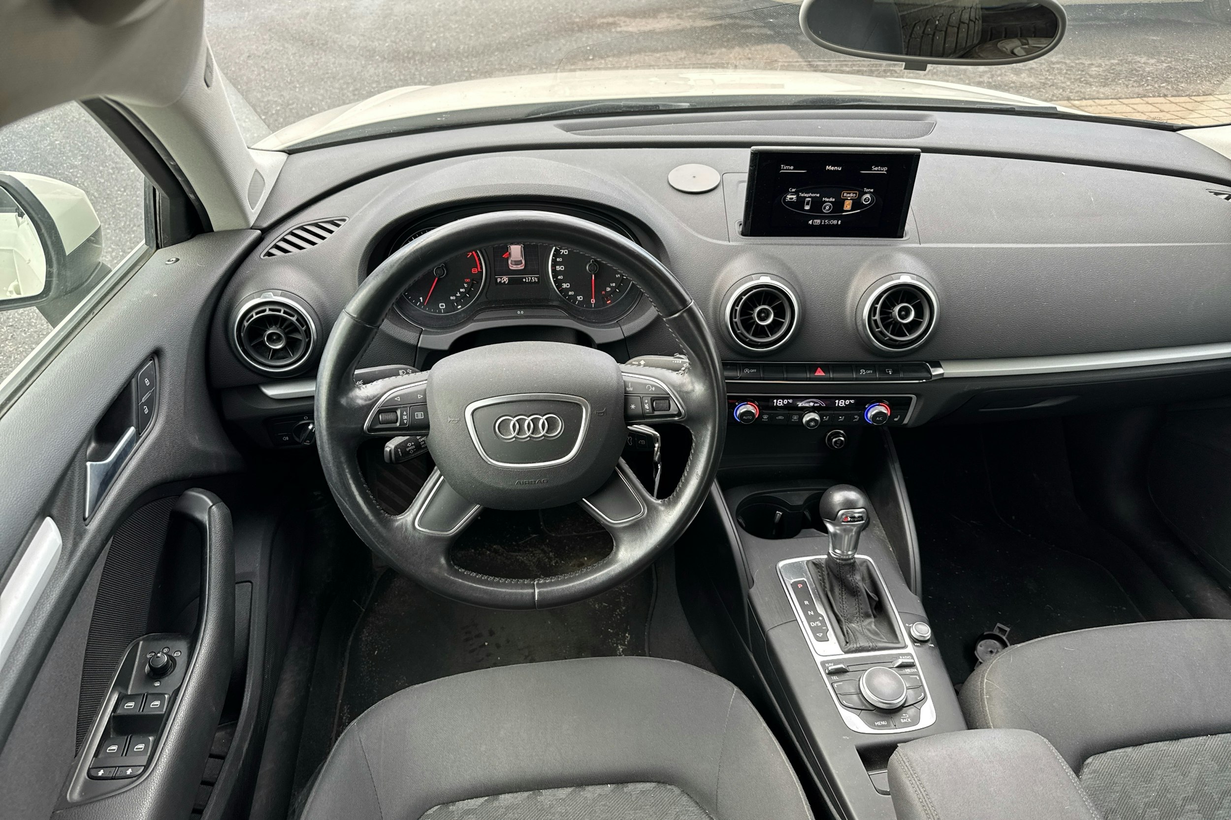 Valkoinen Audi A3 2014 kuva 3.