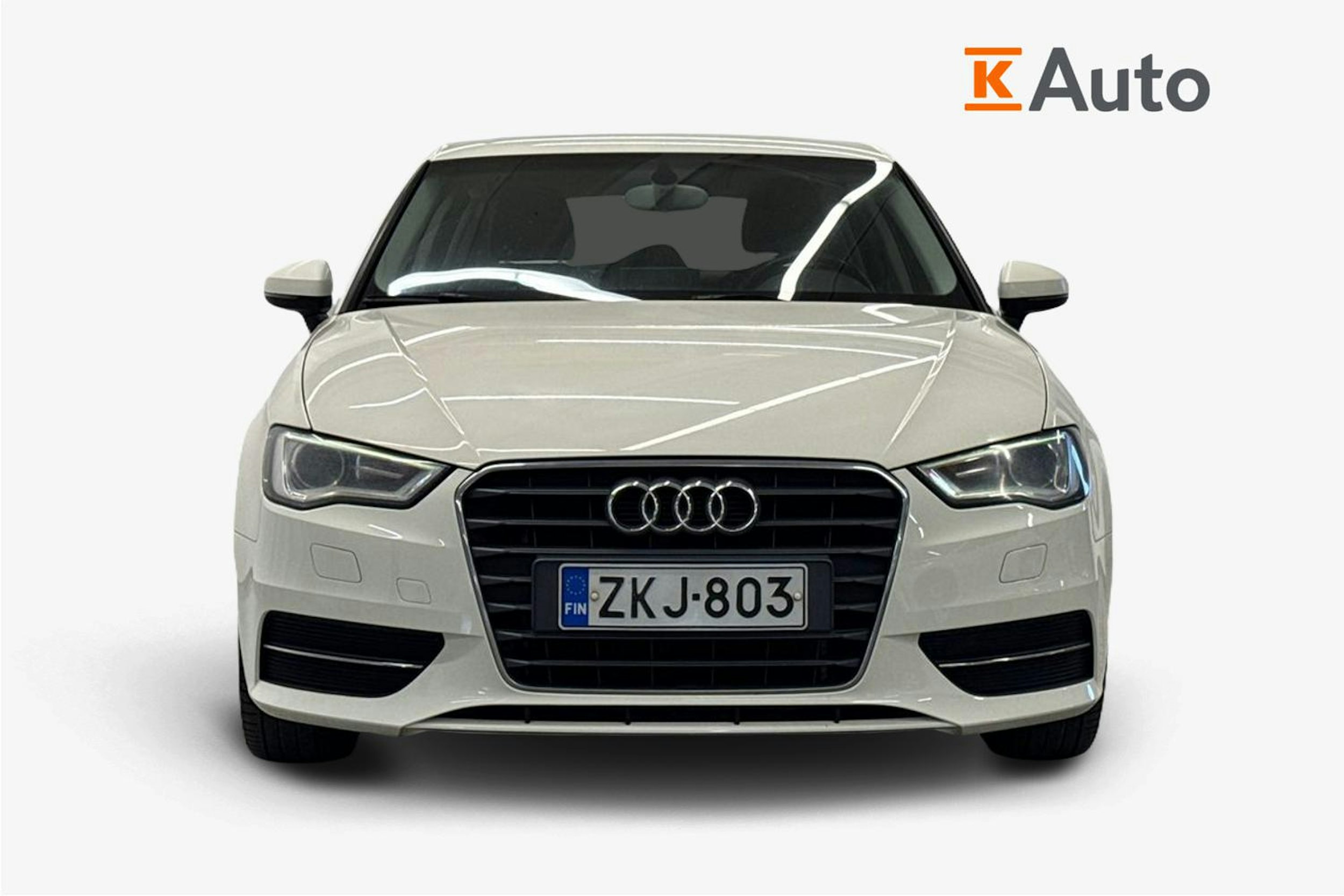 Valkoinen Audi A3 2014 kuva 5.
