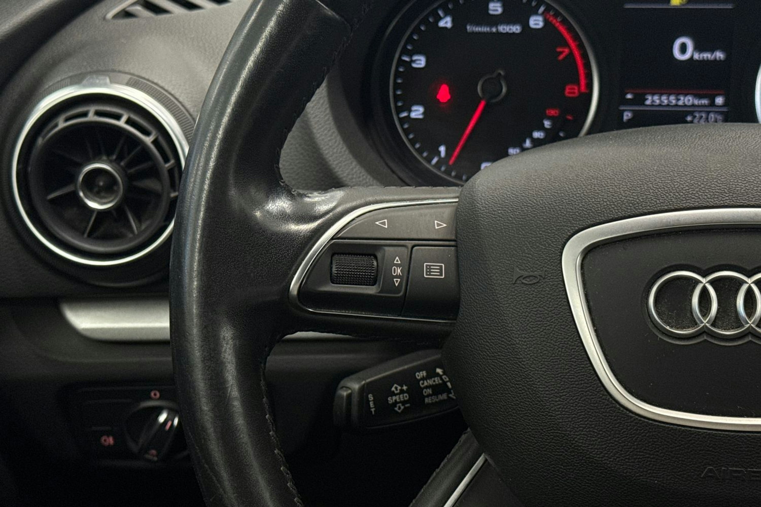 Valkoinen Audi A3 2014 kuva 14.
