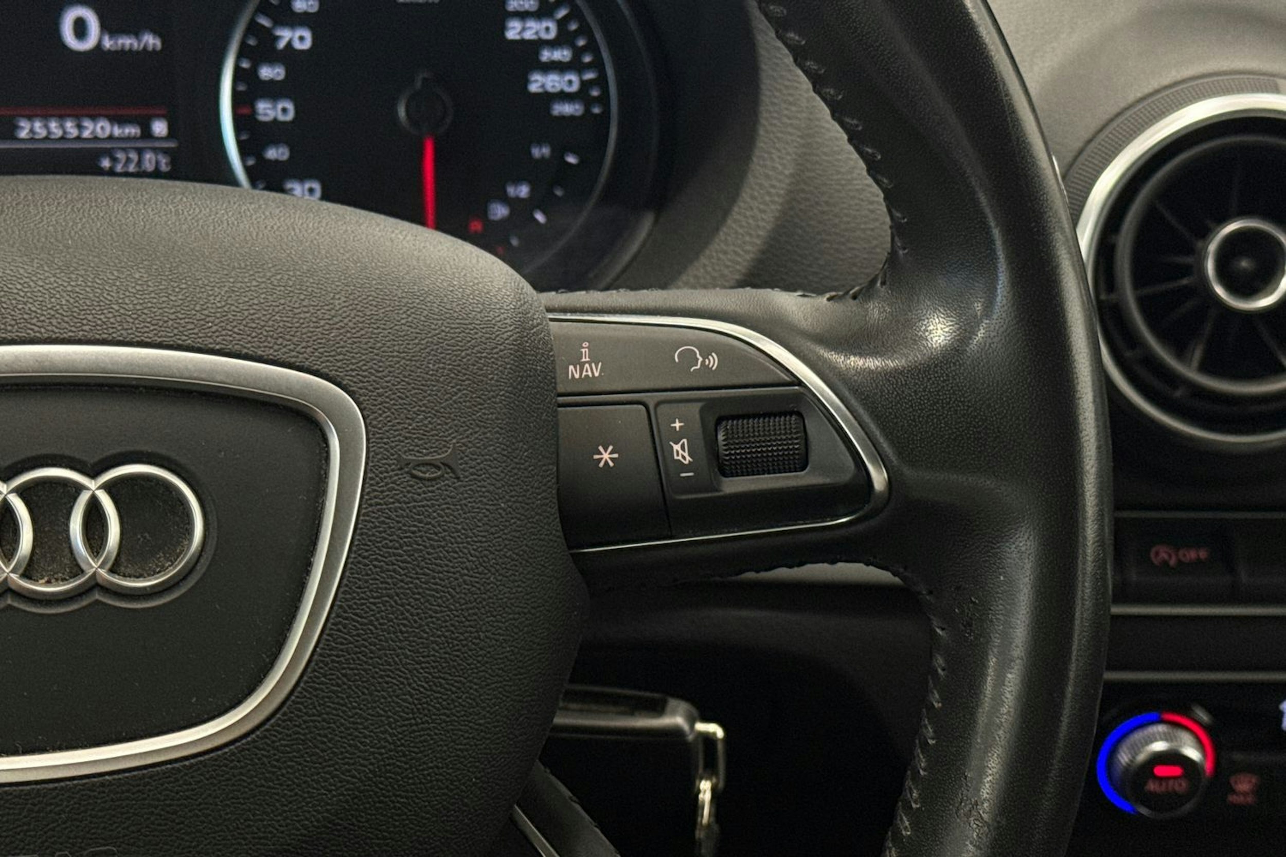 Valkoinen Audi A3 2014 kuva 15.