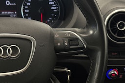 Valkoinen Audi A3 2014 kuva 15.