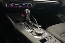 Valkoinen Audi A3 2014 kuva 19.