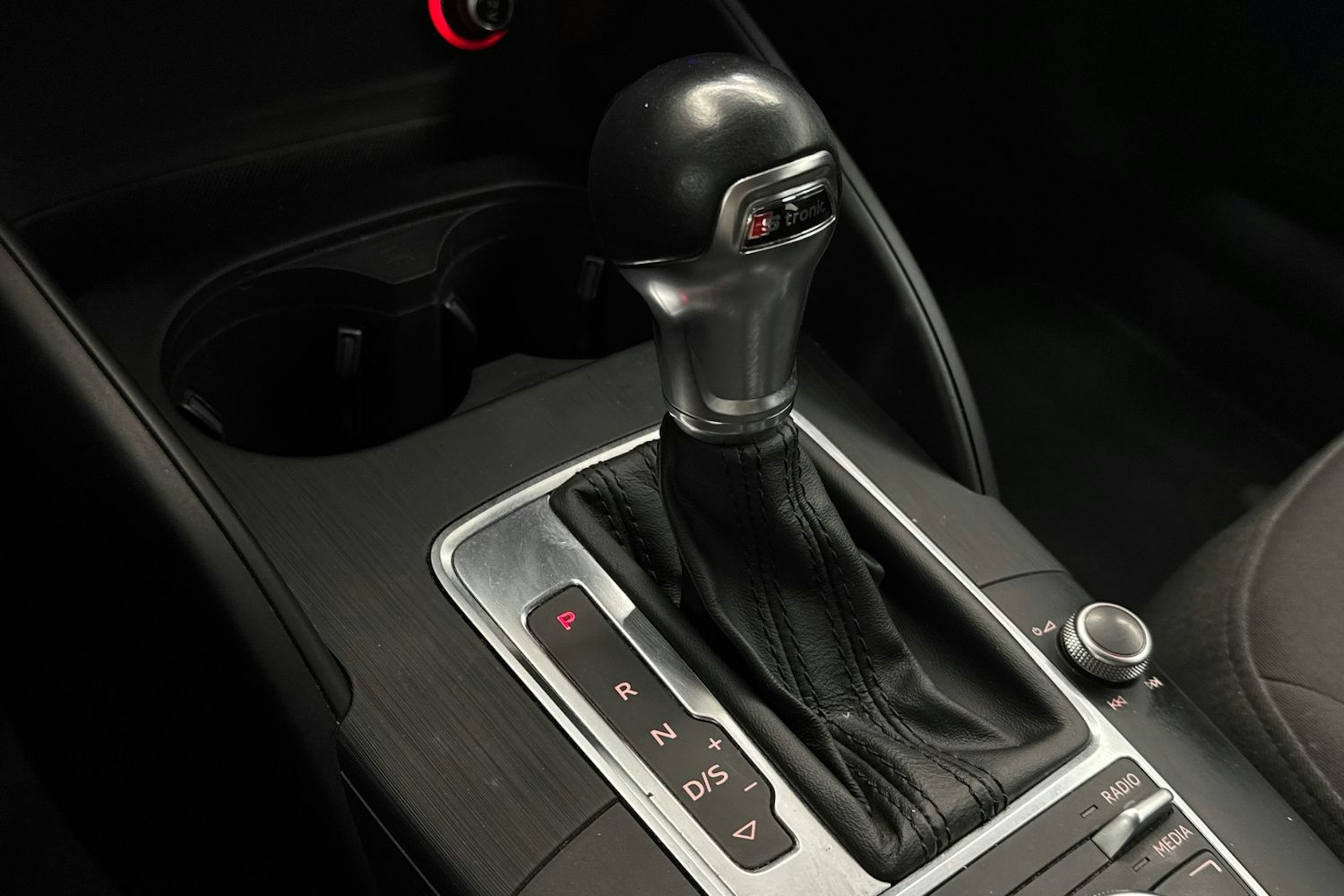 Valkoinen Audi A3 2014 kuva 21.