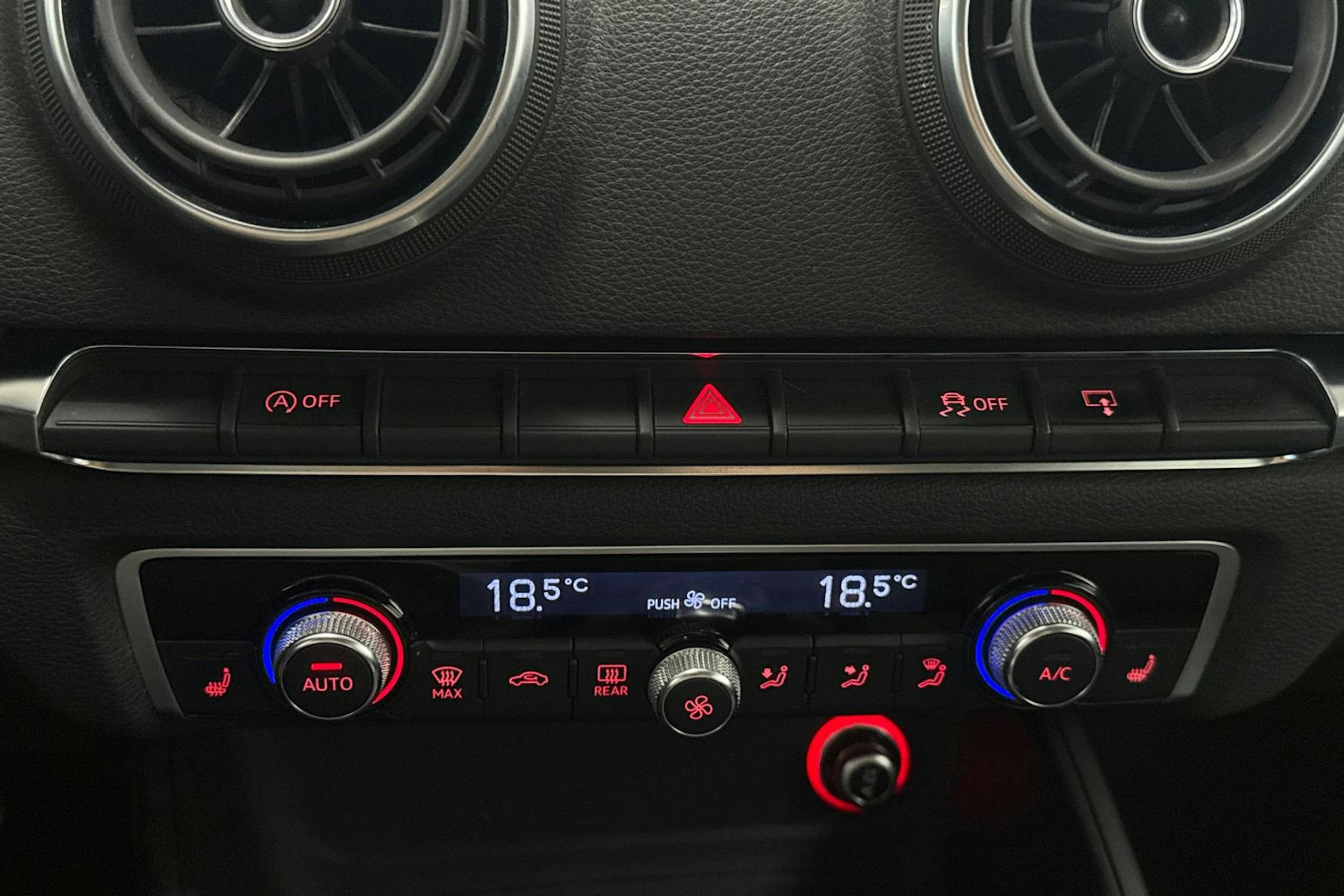 Valkoinen Audi A3 2014 kuva 23.