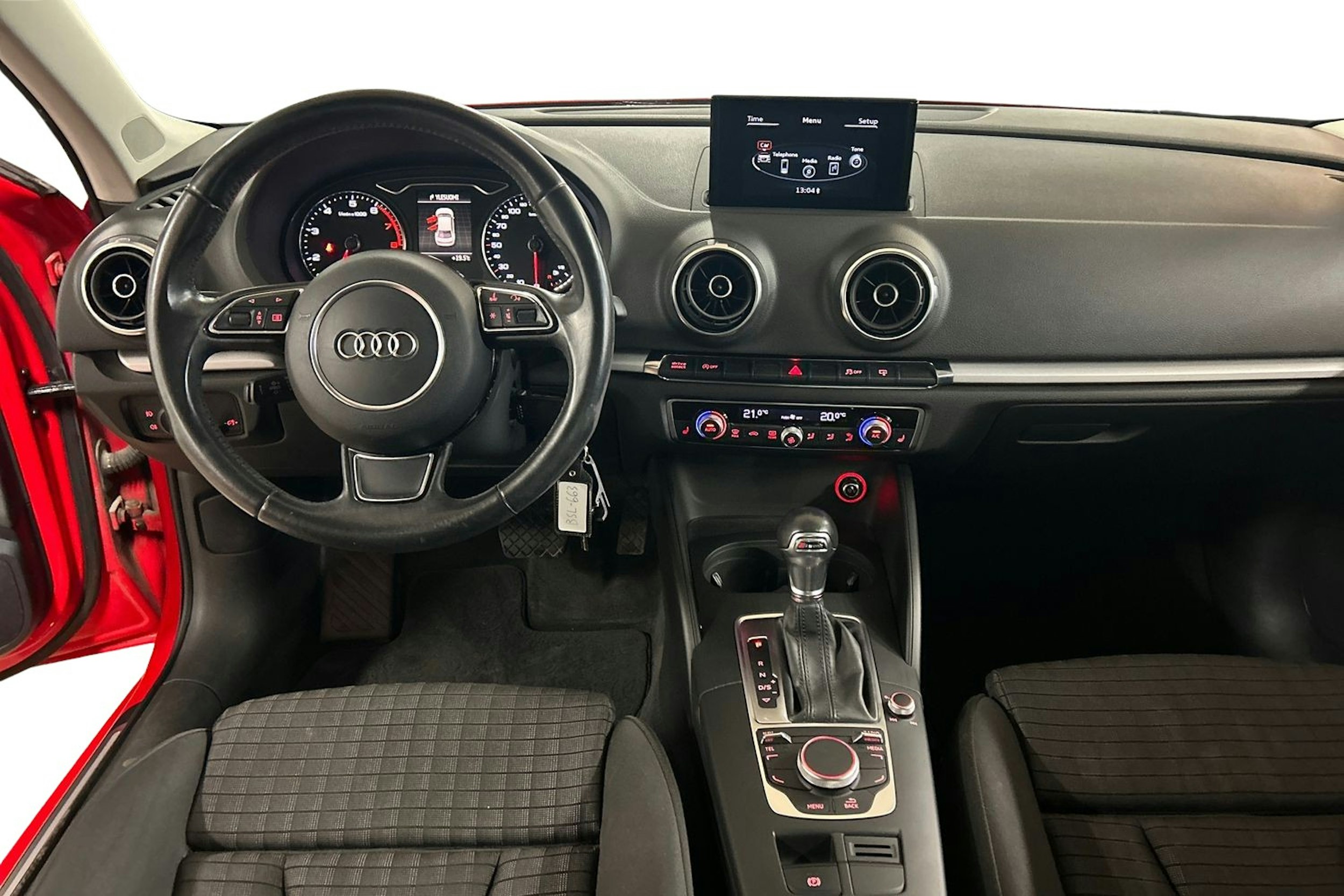 punainen Audi A3 2015 kuva 9.