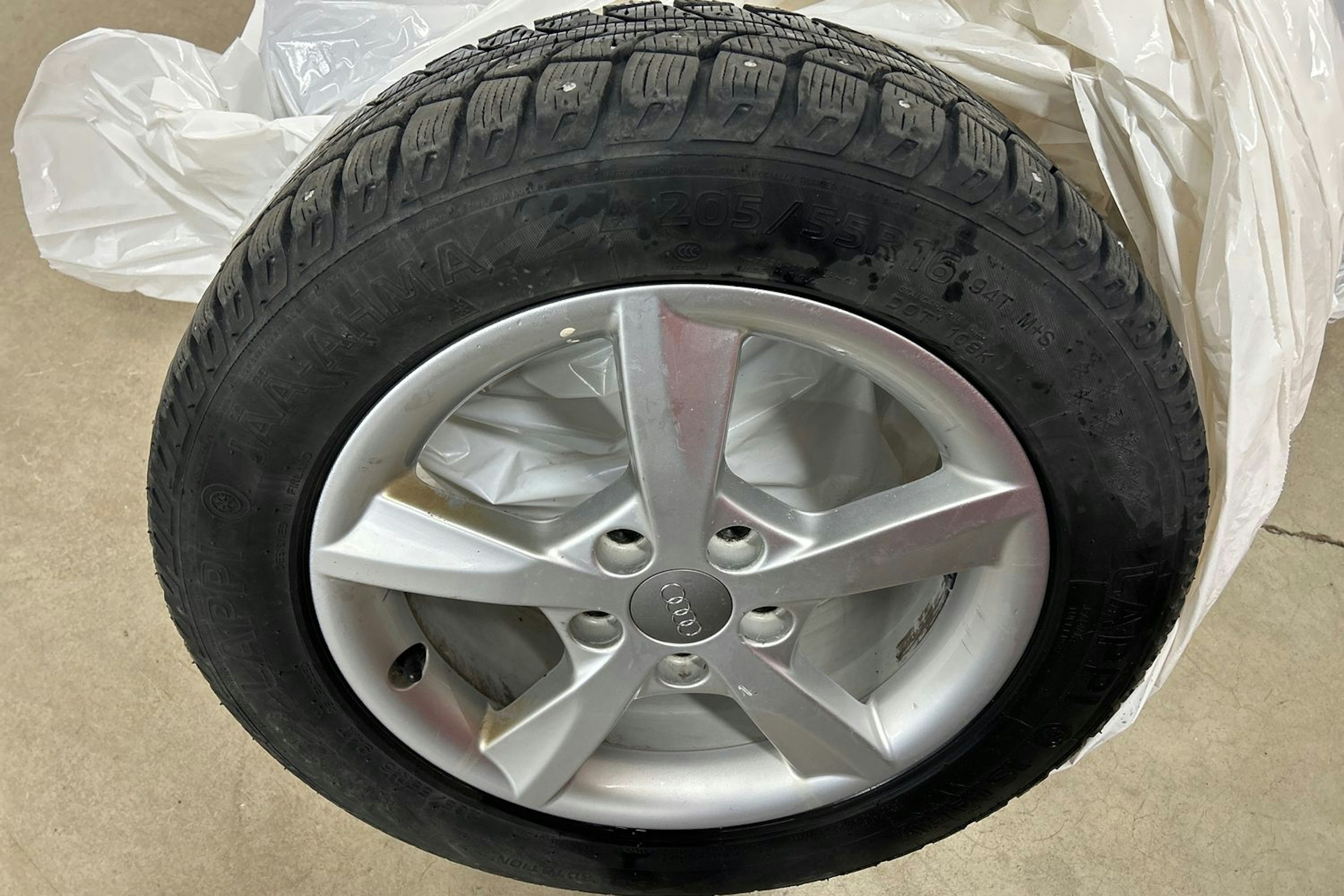punainen Audi A3 2015 kuva 13.
