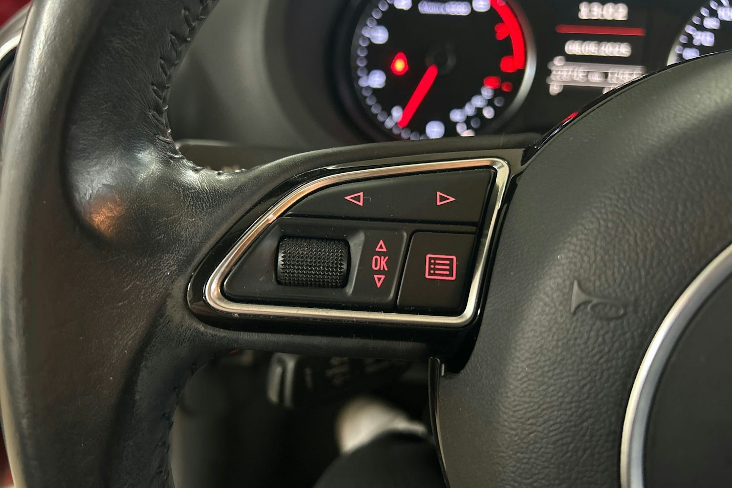 punainen Audi A3 2015 kuva 15.