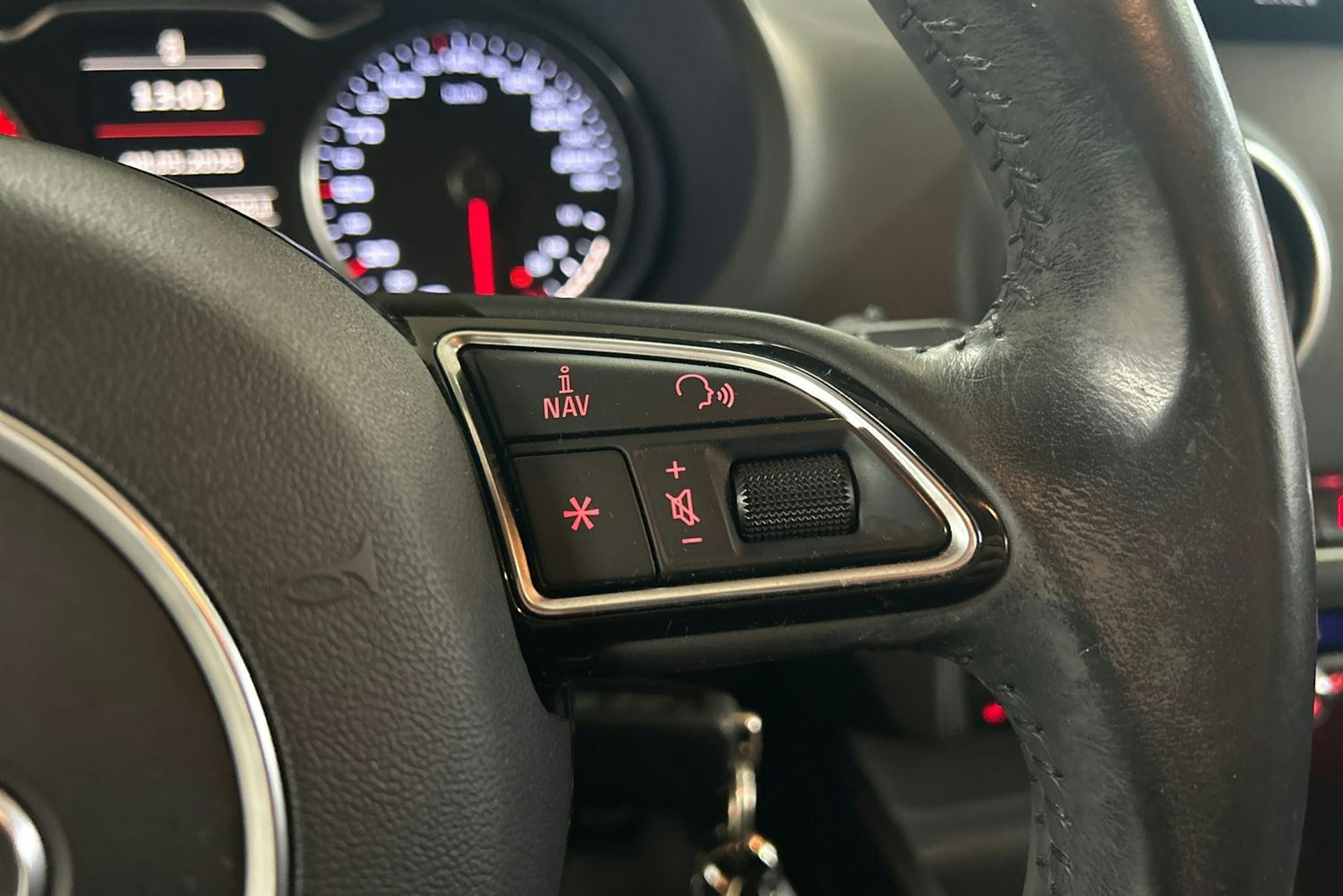 punainen Audi A3 2015 kuva 16.